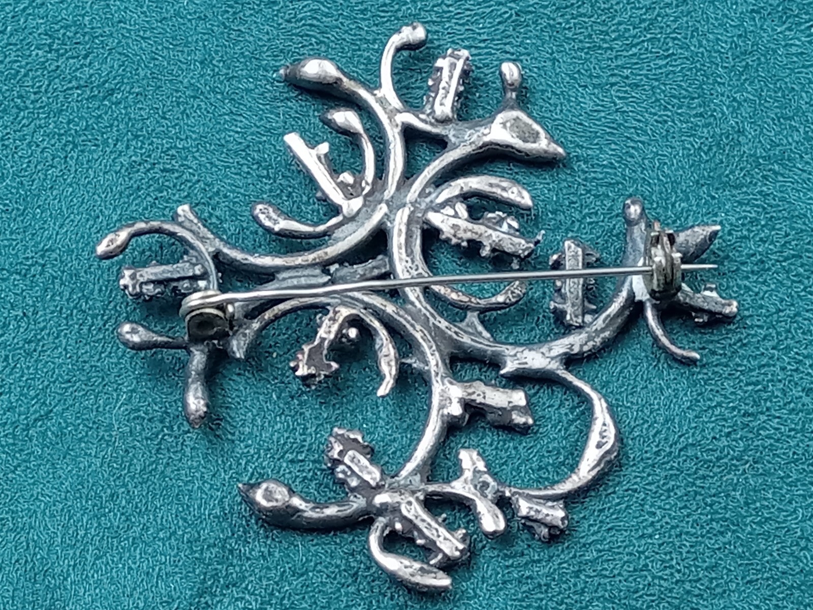 Estate find Interesting sculpture handmade Silver Pin: 2.5″ x 2″ & 15 grams