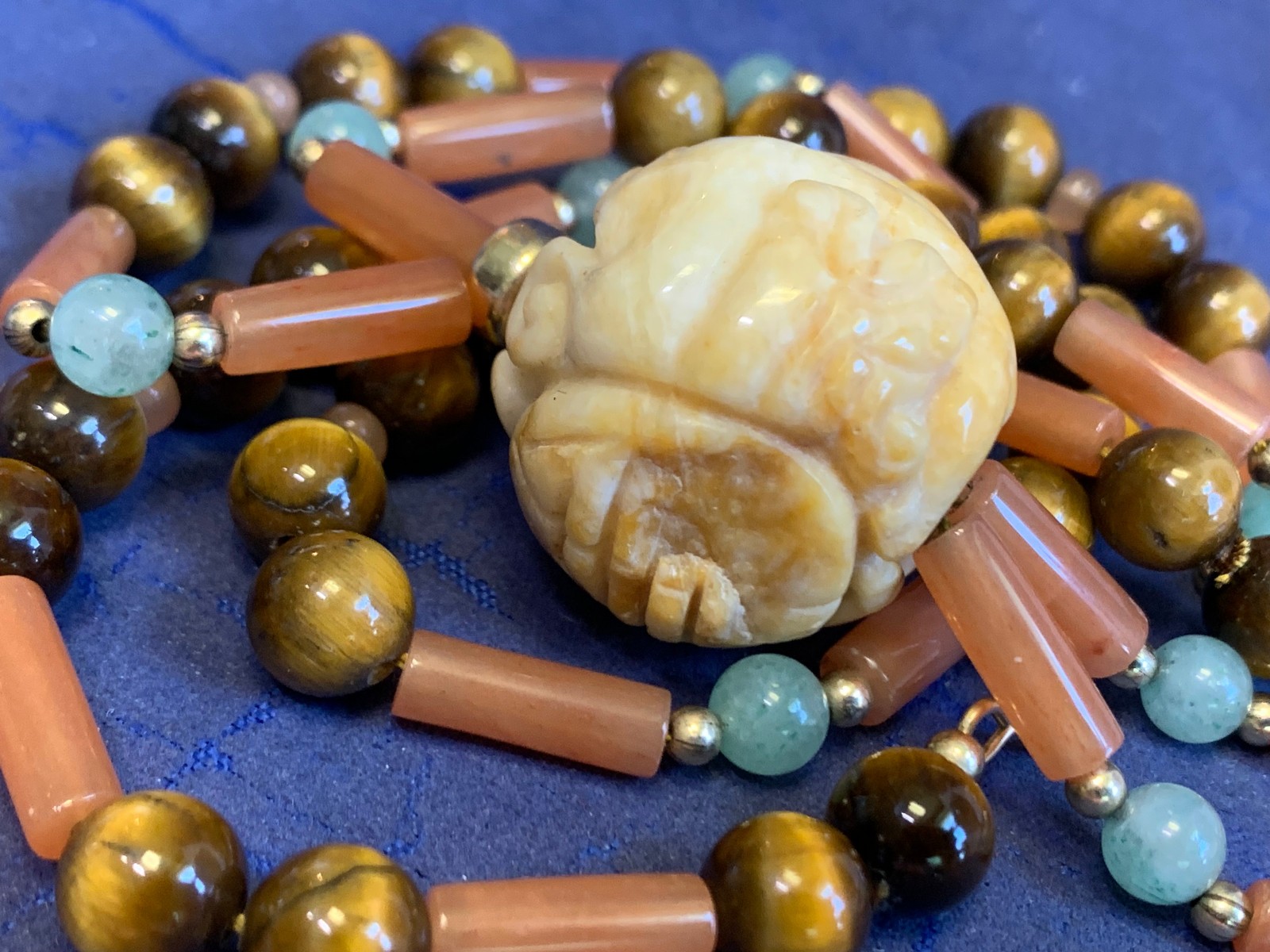 Vtg Jade Tigers Eye Necklace 23″ Fashion Jewelry Carved Pendant Hook Clasp