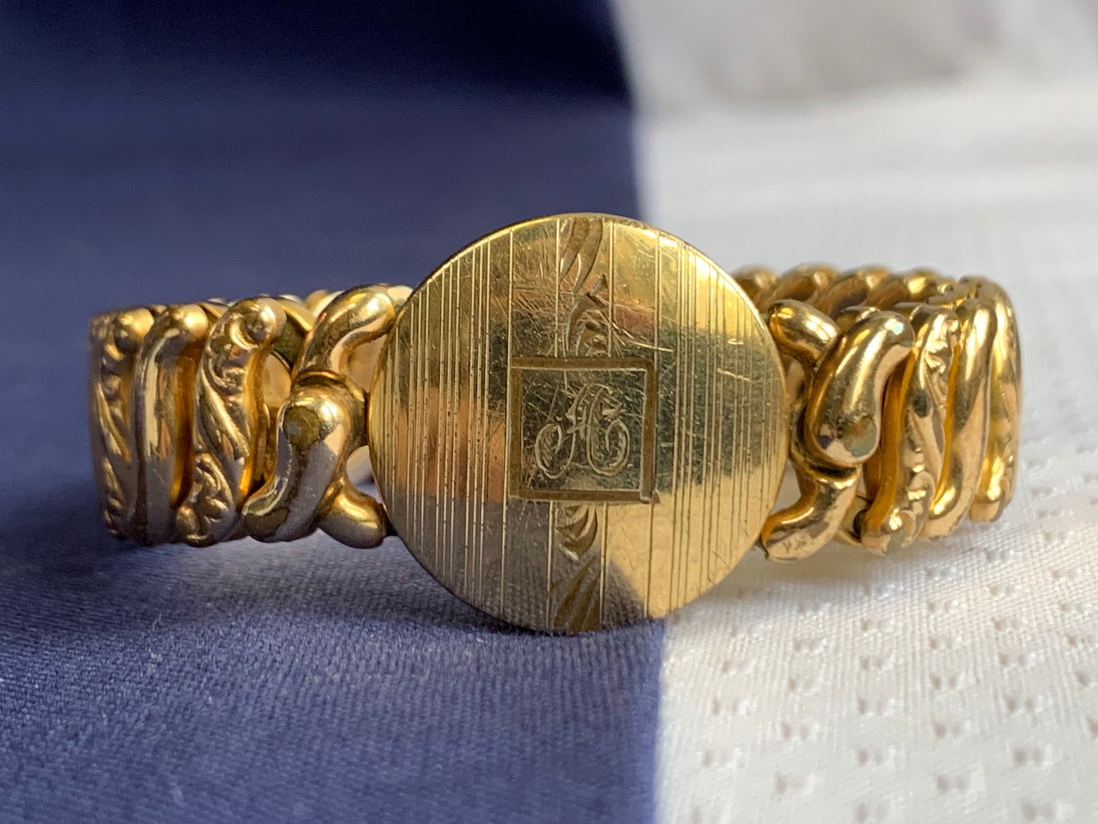 Vtg American Queen Sweetheart Bracelet 5-8.5″ Stretch Band Pitman & Keeler