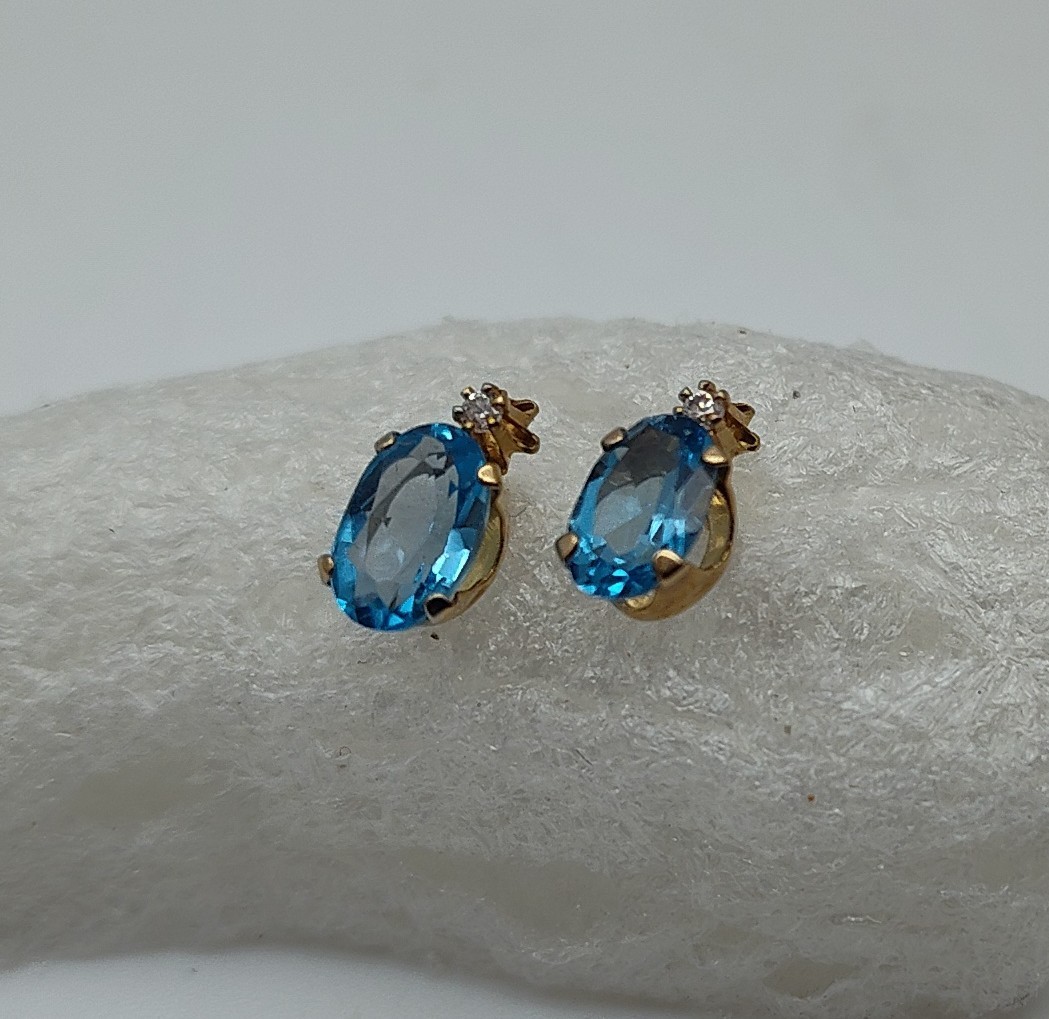 Vtg 10K Blue Topaz Clear Oval Gemstone Stud Y. Gold Earrings Karat KT Solid Post
