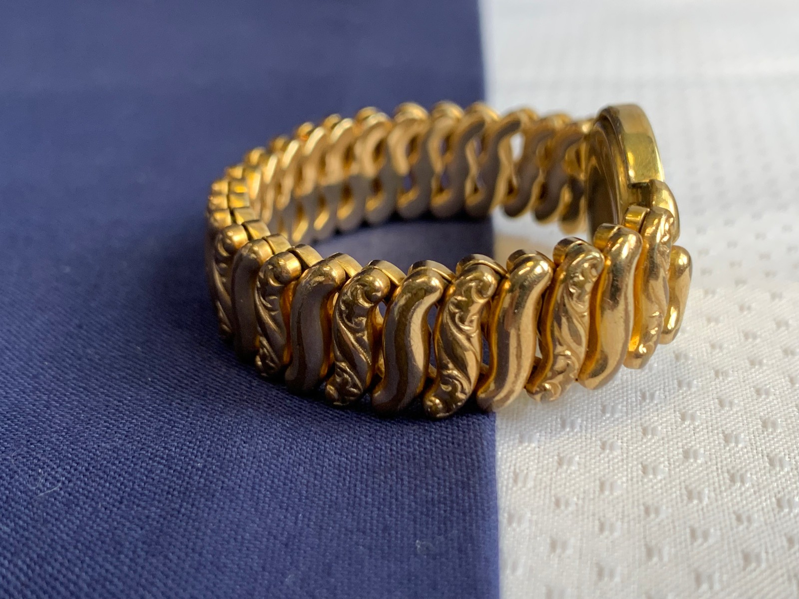 Vtg American Queen Sweetheart Bracelet 5-8.5″ Stretch Band Pitman & Keeler