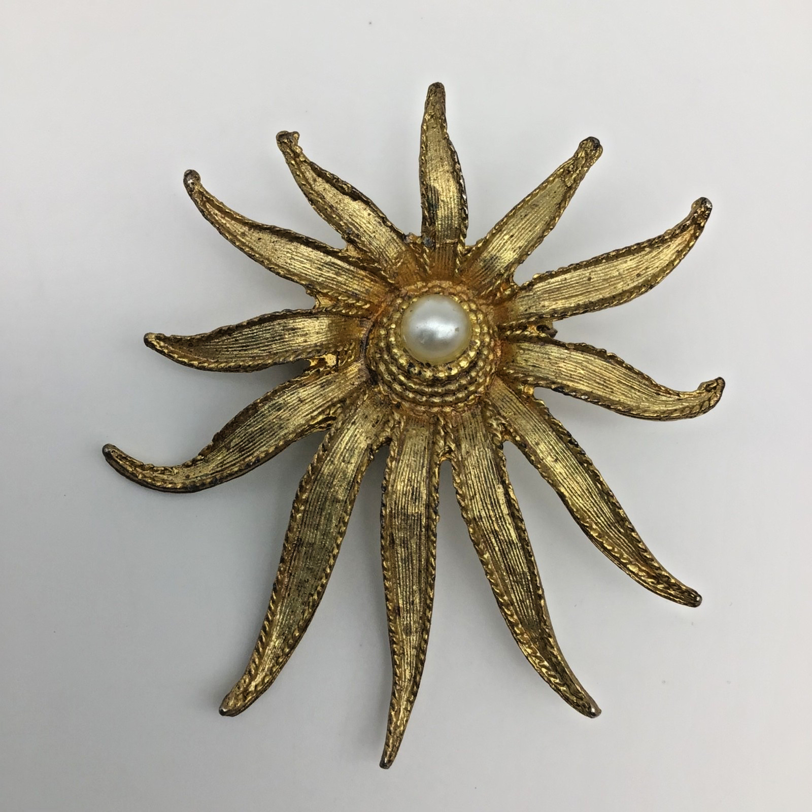 Boucher 1950’s Flower/Star Brooch #7441 Brushed Gold Tone Metal 2 3/8 inches