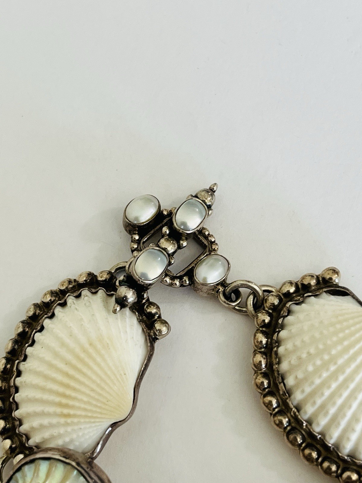 Vintage Sterling Silver AMY KAHN RUSSELL Mother Of Pearl Carved Fish Bracelet