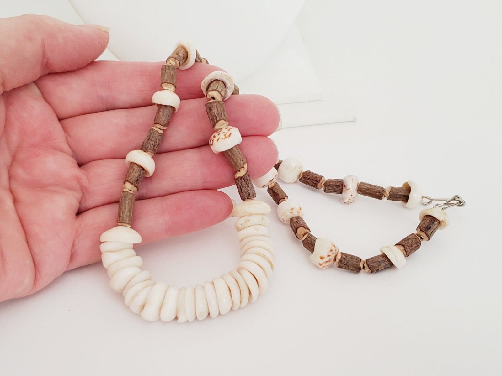 Neat Handmade Vintage Puka Shell & Wood Bead Necklace – 20″