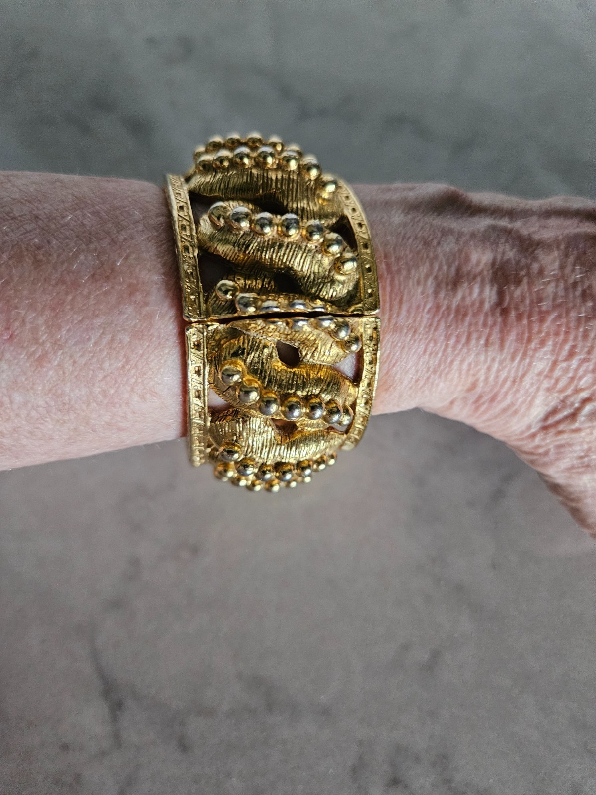 RARE AND VINTAGE KENNETH LANE GOLD BEADED SWIRLS HINGED CUFF BRACELET