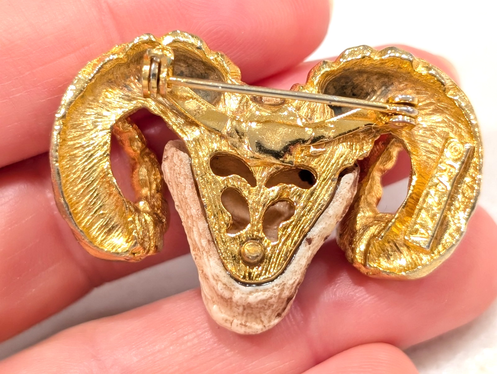 Vintage Signed Razza Zodiac Series Gold Tone Ram Head Aries Brooch Pin 2″