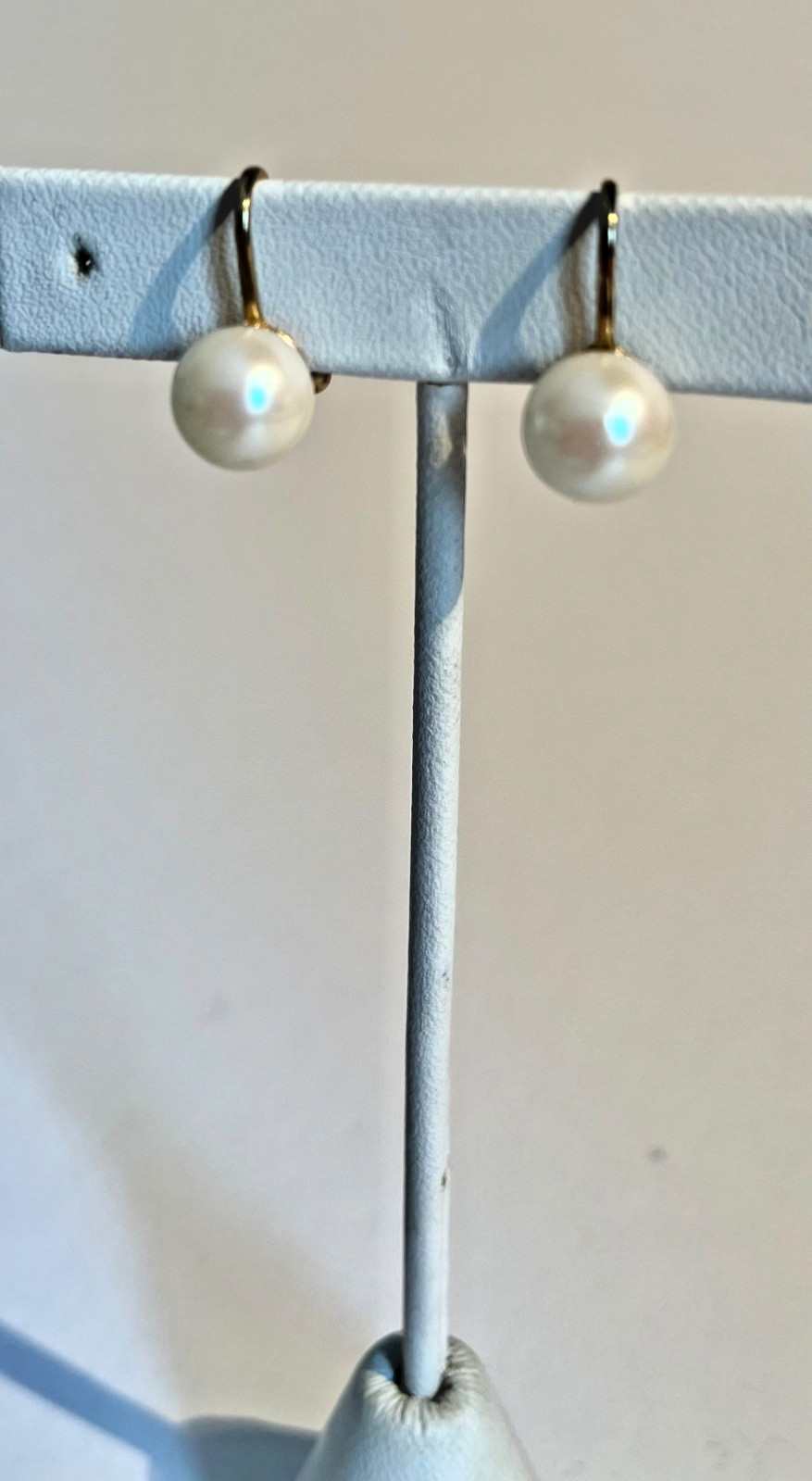 Vintage large Cultured Pearl Earings gold tone clip-on clasps, 1cm pearl