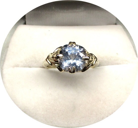 Ravishing blue AQUAMARINE Ring – Natural – Cushion Cut – Yellow Gold Mtg.