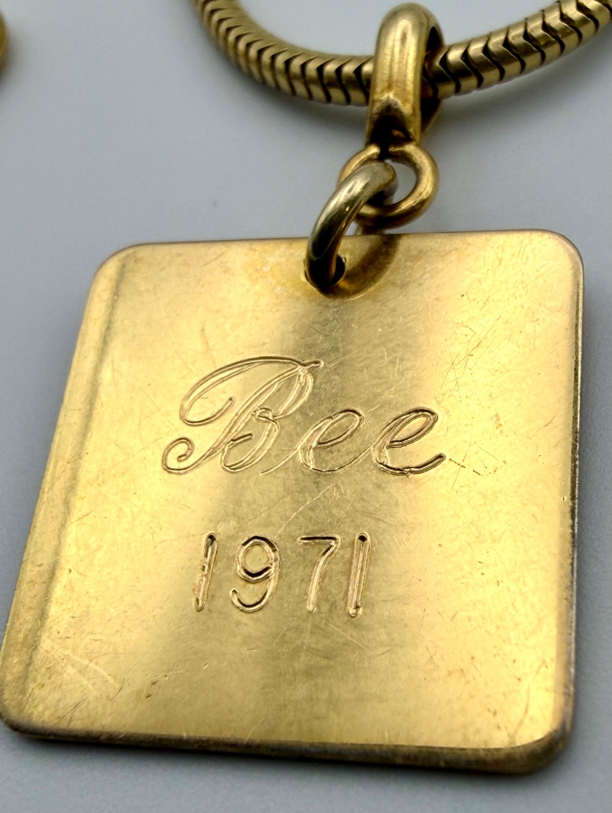 Vintage FORSTNER 1/20 12K GF Snake Chain 7″ Bracelet Engraved Bee 1971 Charm