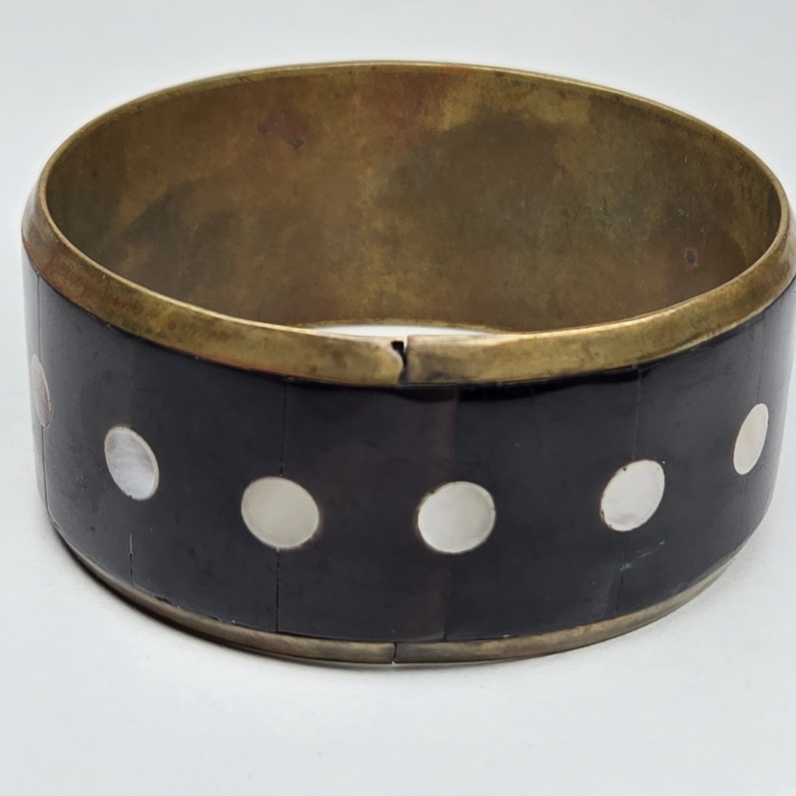 Vintage 8 Inch Gold Tone Metal Black Stone And White Shell Inlay Bangle Bracelet