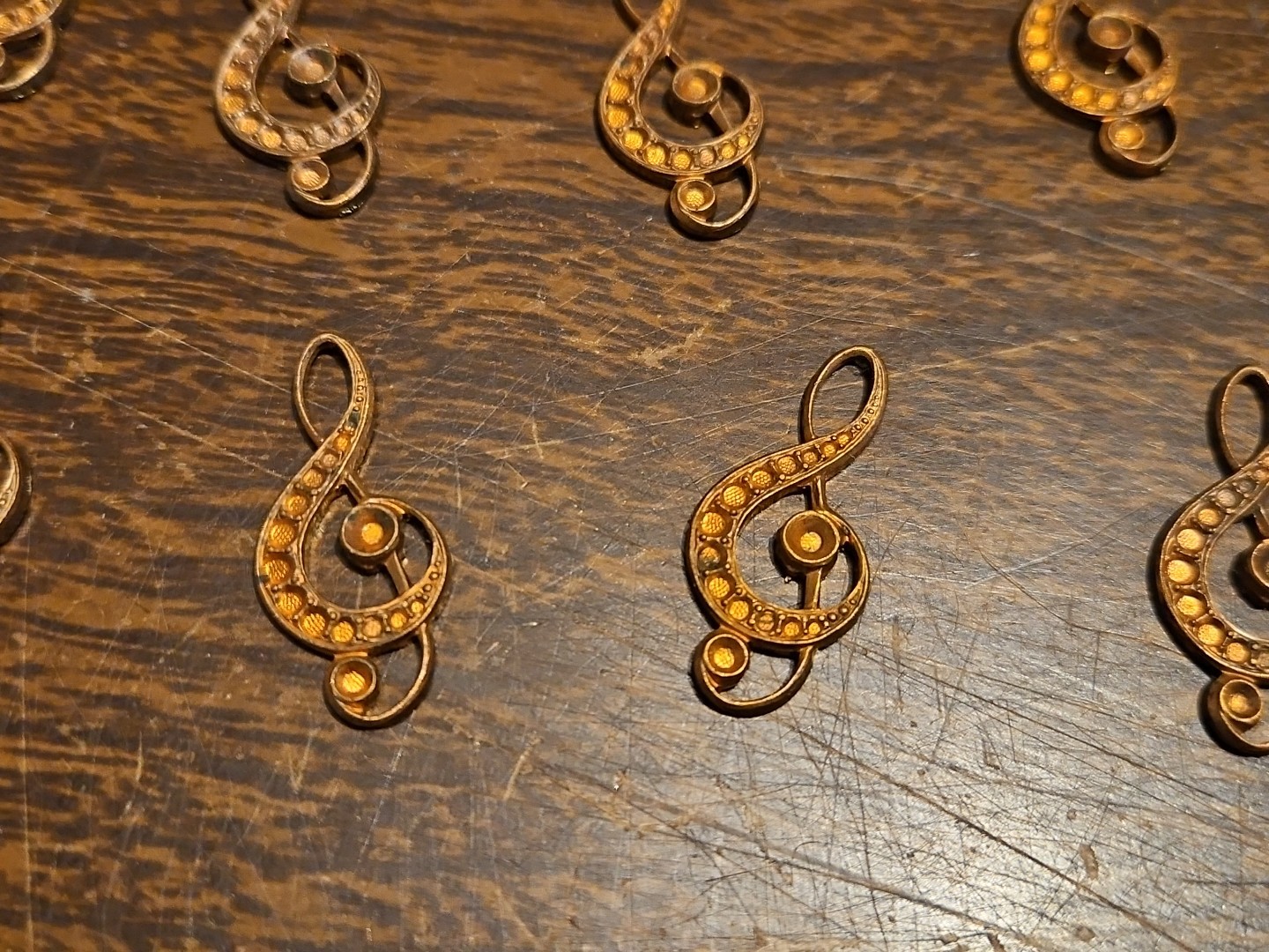 Lot Of 10 Musical Notes France Vintage 60s Brass Stampings Findings Jewelry