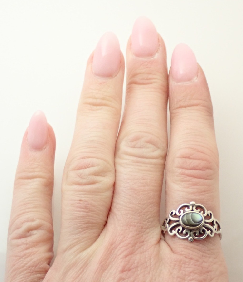 Vintage CW Designer Signed Abalone Shell Filigree Sterling Band Ring 8.75