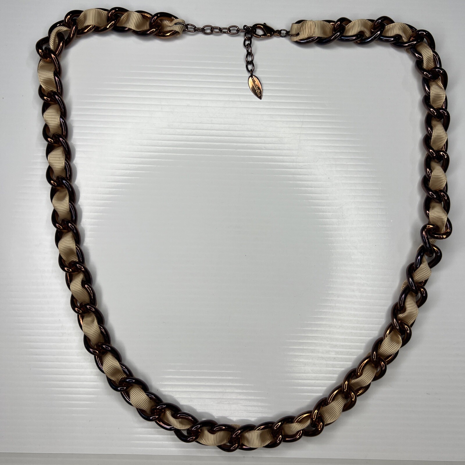 H1 Coldwater Creek Brass Bronze Tone Woven Beige Fabric Retro Wrapped Chain 32″
