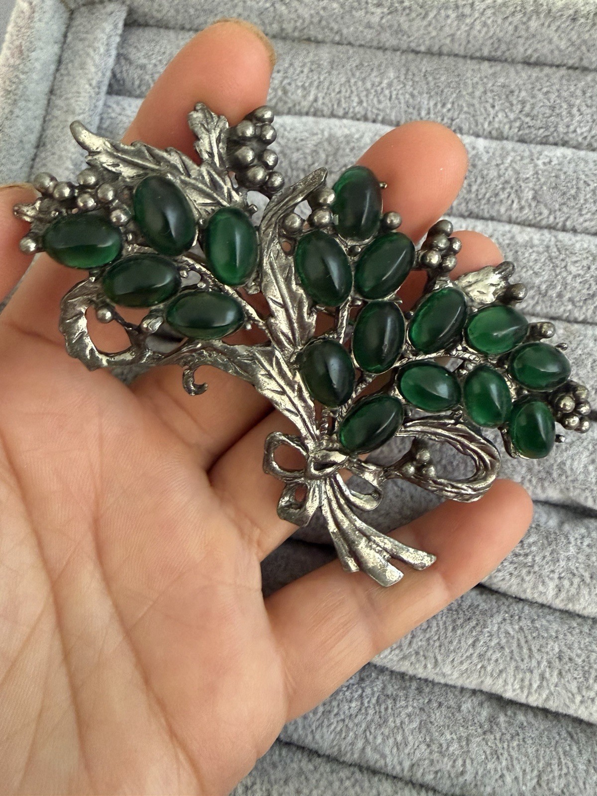 Vintage Green Glass Cabochon Grapes Bouquet Brooch Silver Tone Pin