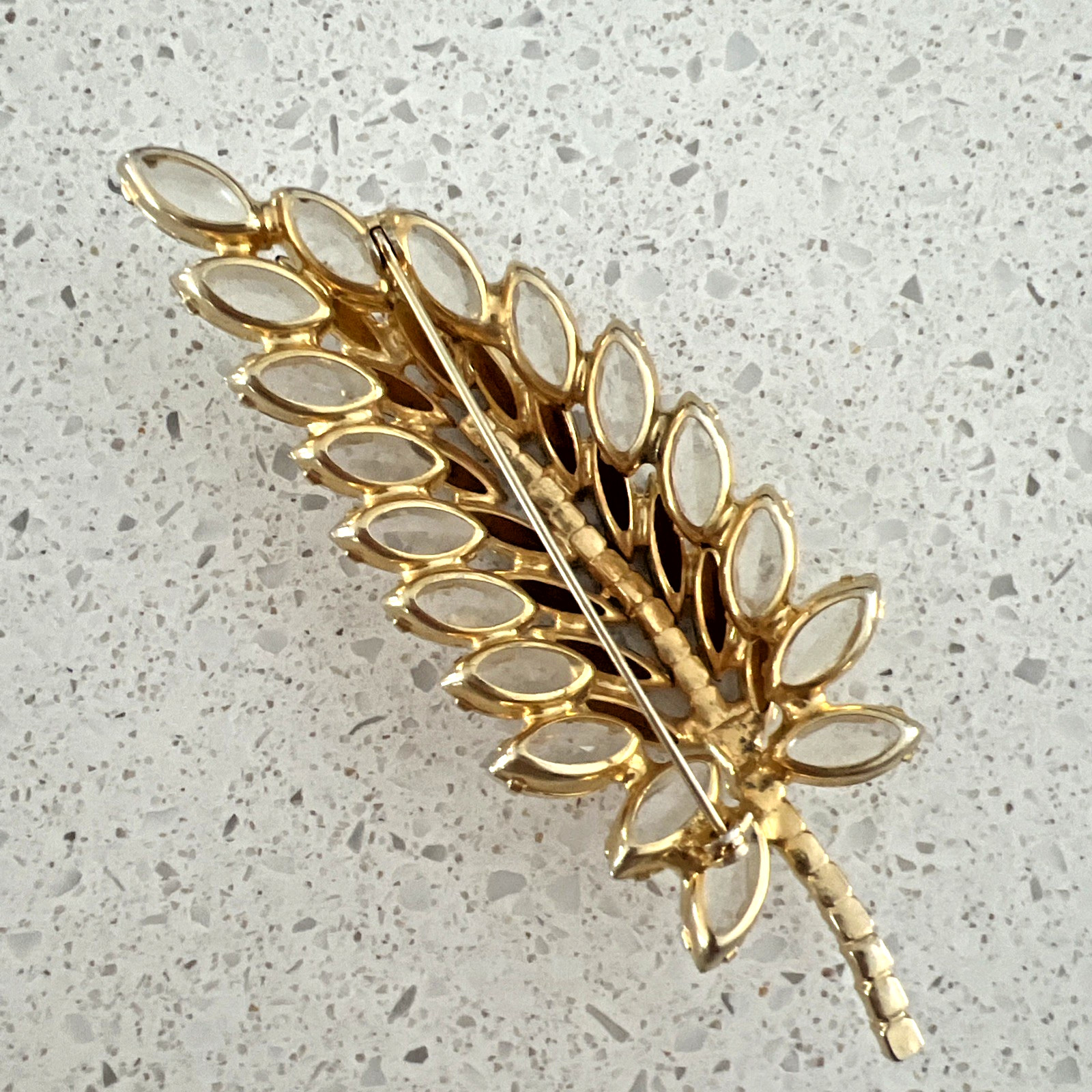 VINTAGE JULIANA DELIZZA & ELSTER AMBER and CLEAR RHINESTONE LEAF BOOCH 4″ LONG