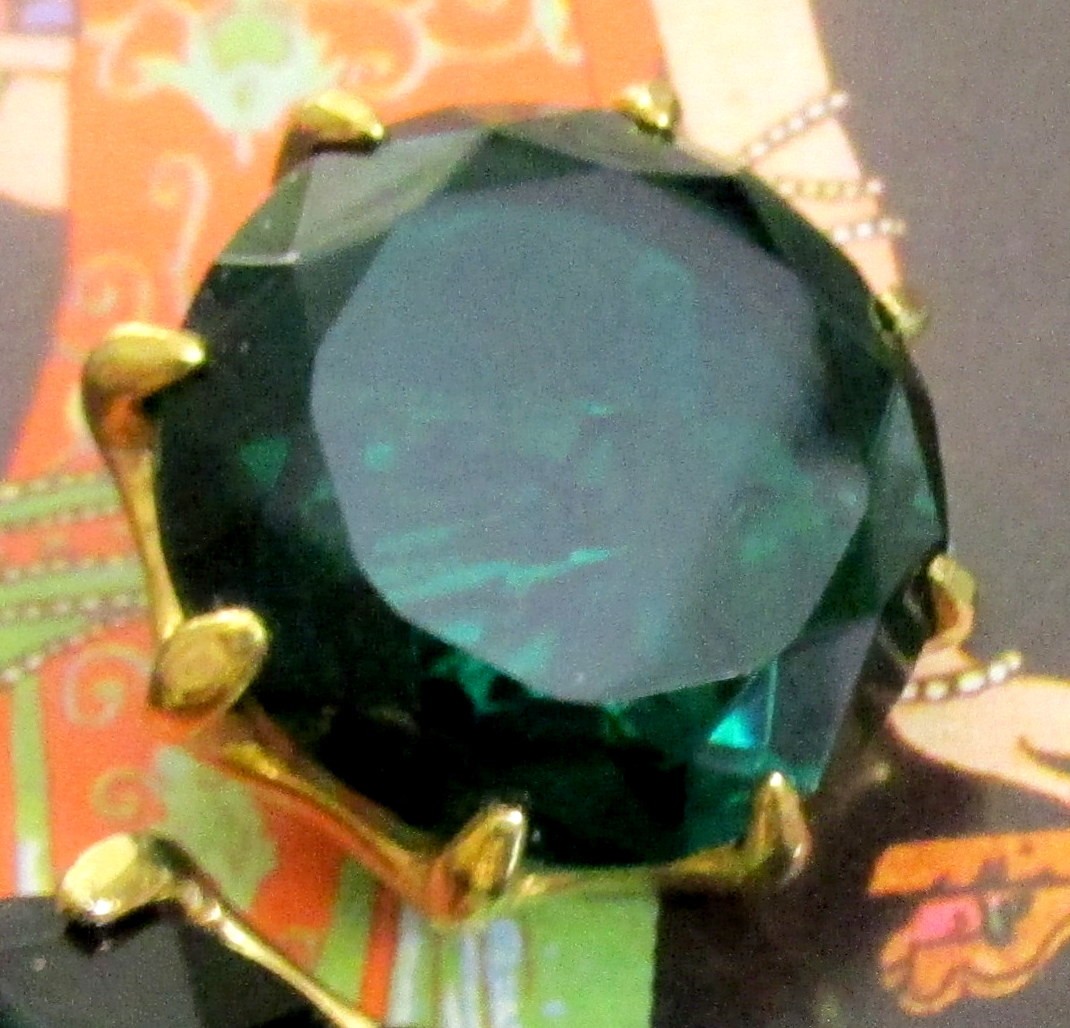 Vtg Runway 1″ Round Glamorous Emerald Green Acrylic “Crystal” Earrings 80s Clip