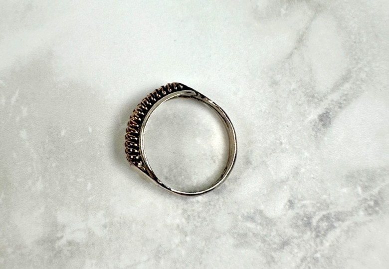 Sterling Silver Ring with Two Rows of Vermeil Beads Across Top – Size 6.5