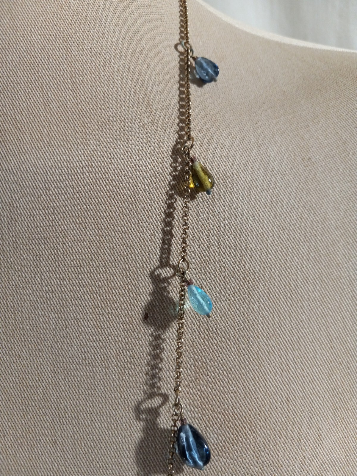 Vintage Glass Graduating Dangle Teardrops Necklace Green Dark & light Blue 18″