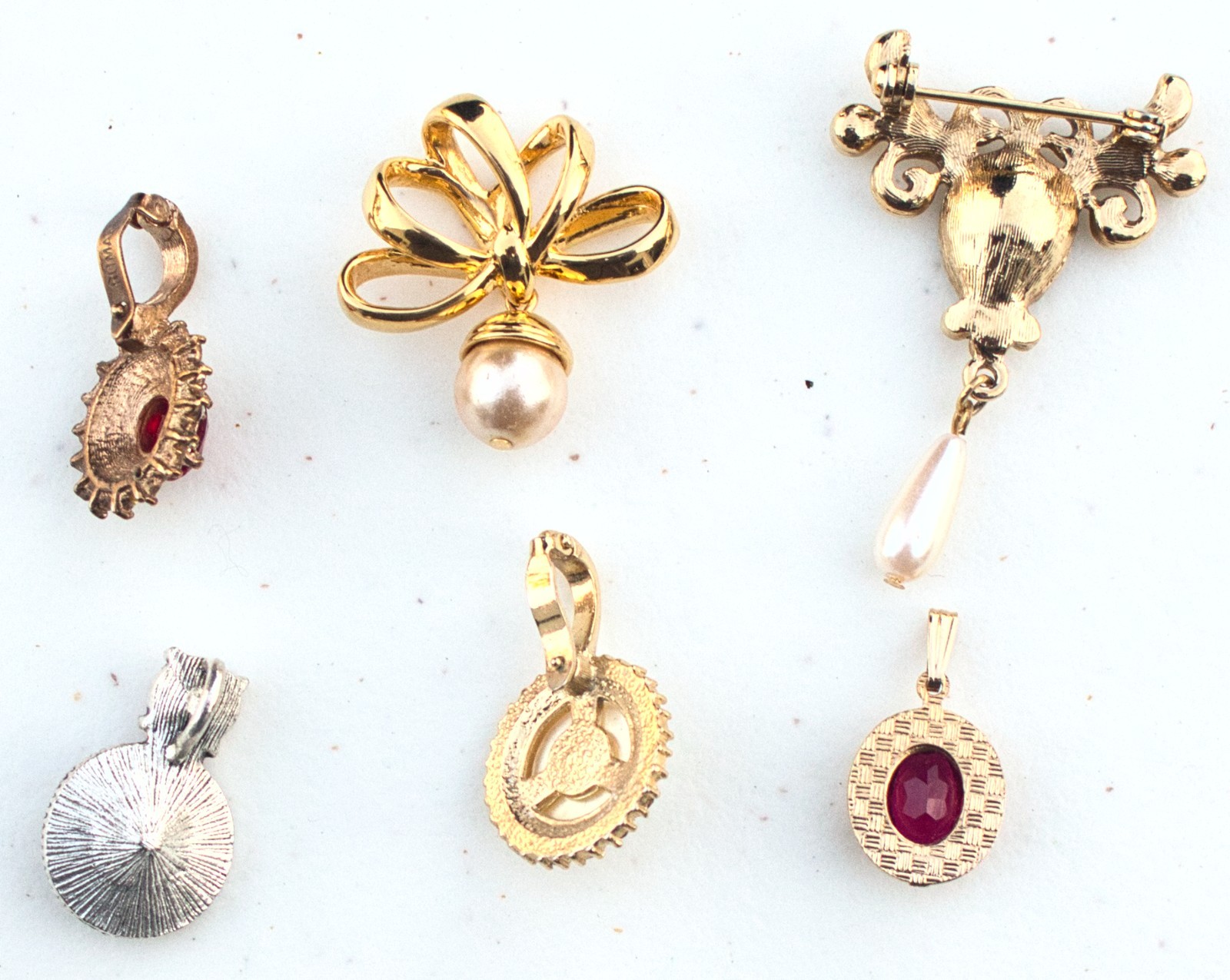 Vintage to Now Lot of 6 – 5 Pendants / 1 Brooch – 2 signed – no chains included