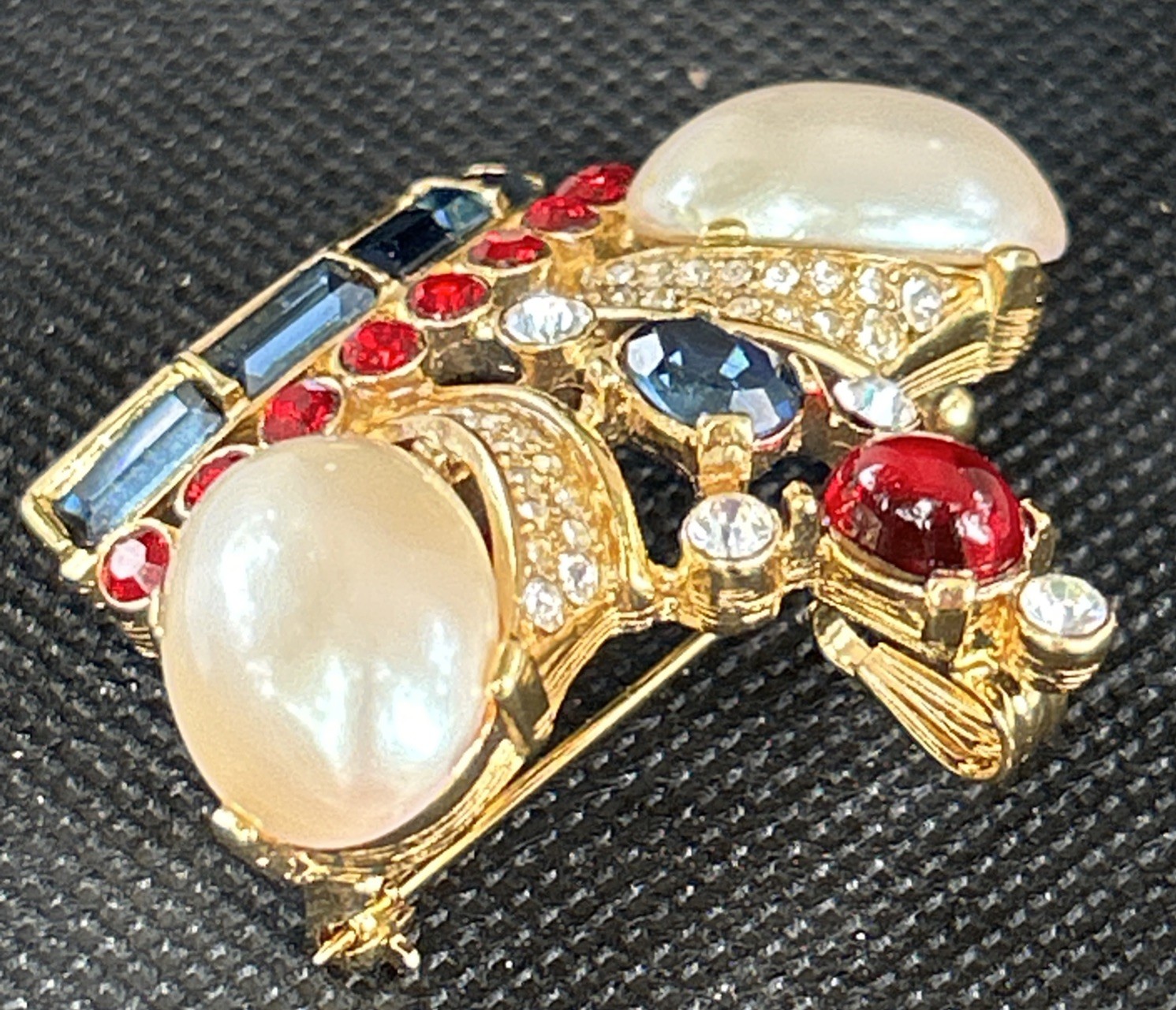 Vintage Trifari Faux Pearl Rhinestone Crown Brooch Pendant Gold Tone Convertible