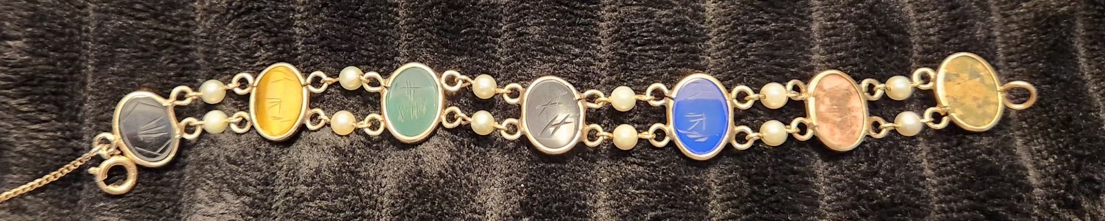 Vintage 12k GF Gold Filled bloodstone chalcedony Pearl Etc 7 Scarabs Bracelet 7â