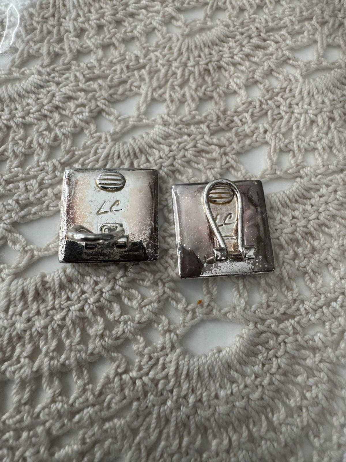 VTG LC Silver Tone With Black And White Flower Painted And Gold Tone Dangle