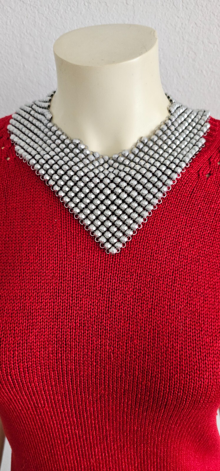 RARE Bib women necklace silver tone very light weight metal prongs 1.55n oz.