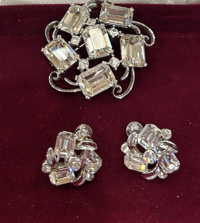 Vtg Signed Lisner 1950s Demi-Parure Emerald-Cut Rhinestone Brooch & Earrings EUC
