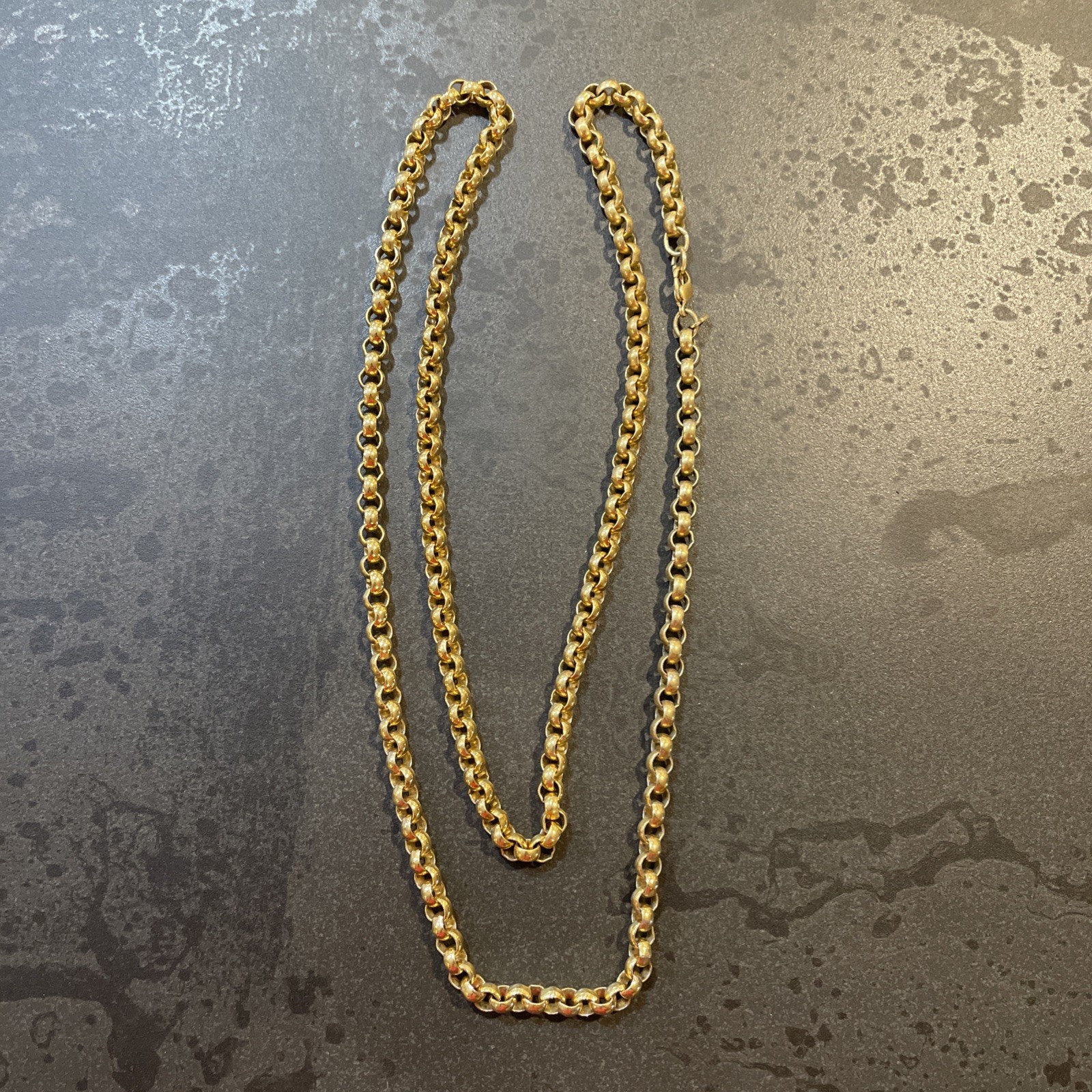 Gorgeous Vintage Designer Necklace Heavy Gilt Chain Signed MONET on plaque 22″L3