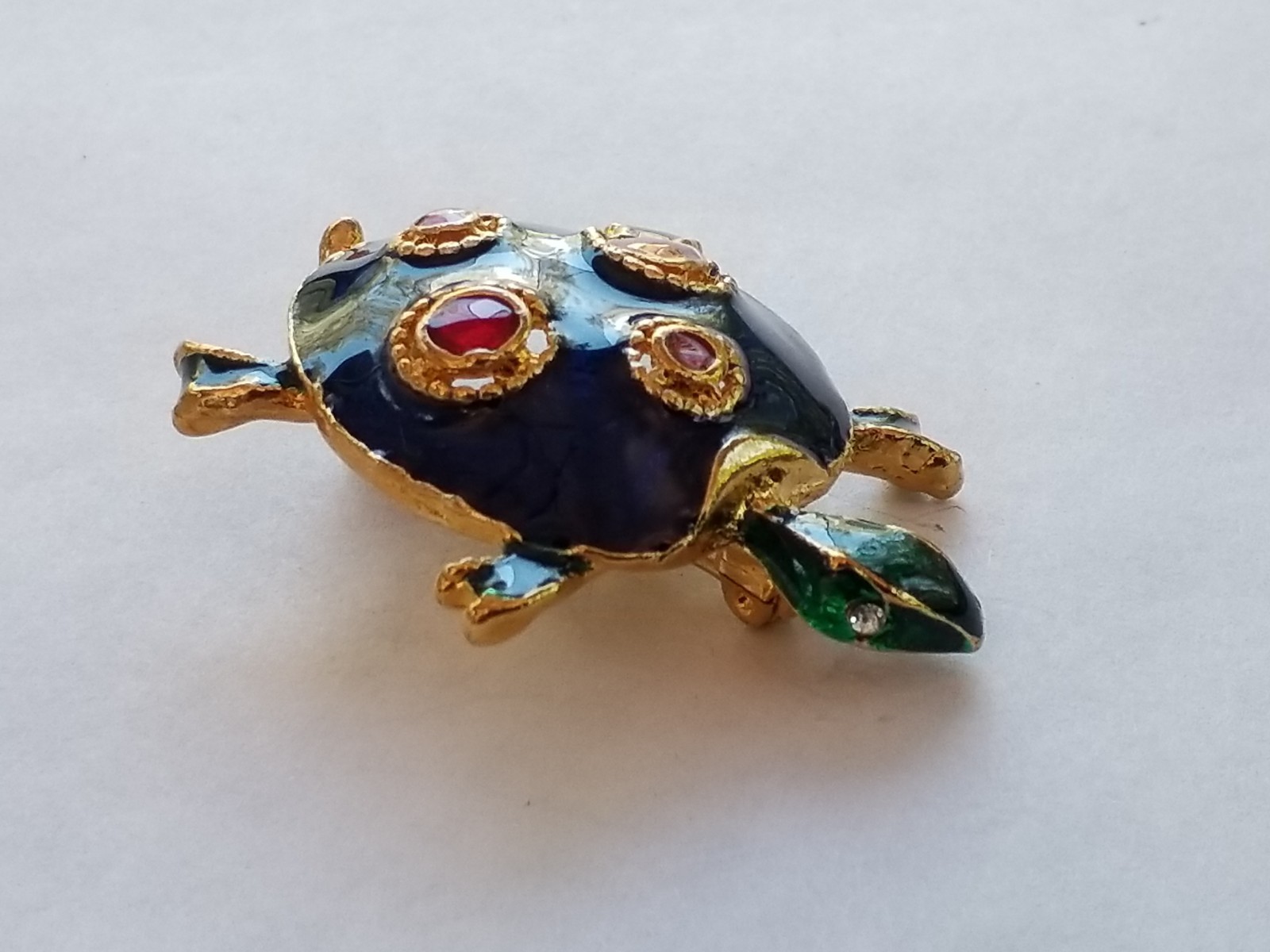Vintage Turtle Brooch Collectible Cloak Pin Gold Tone Metal Enamel Finish Jewels