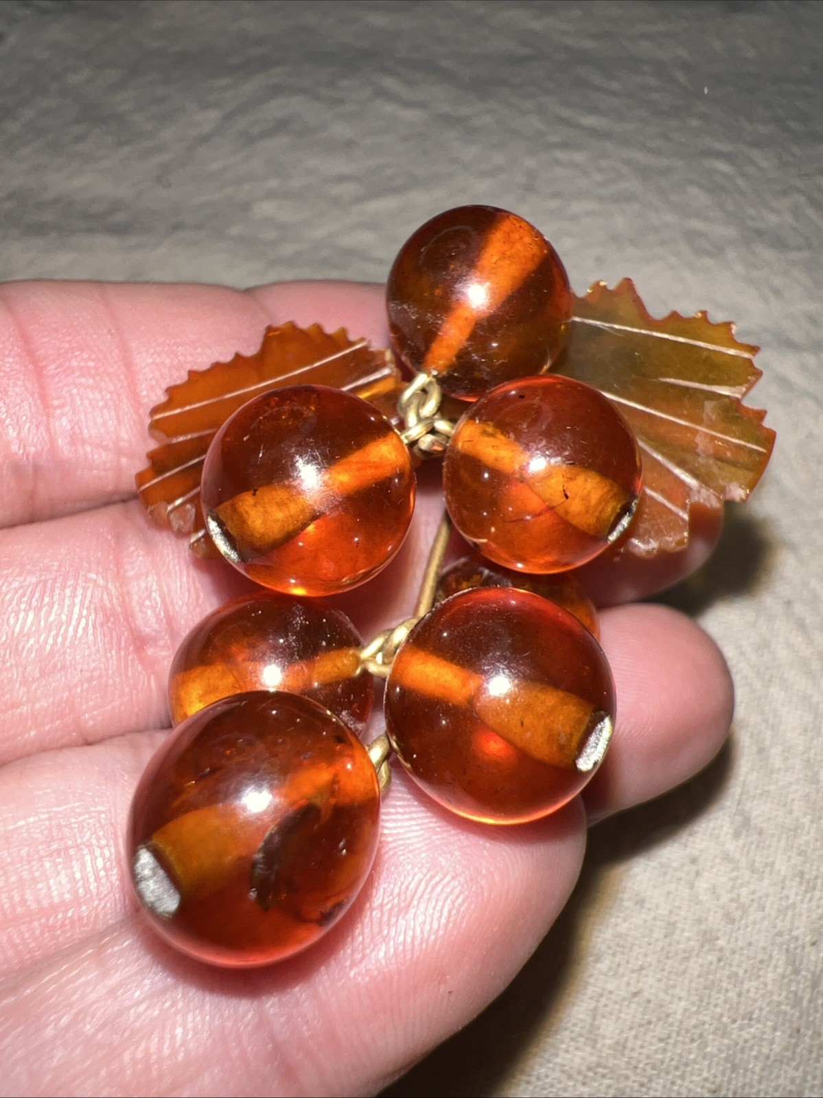 VTG Amber Lucite Grape Cluster Brooch Gold Tone Leaves Mid Century Fruit Jewelry
