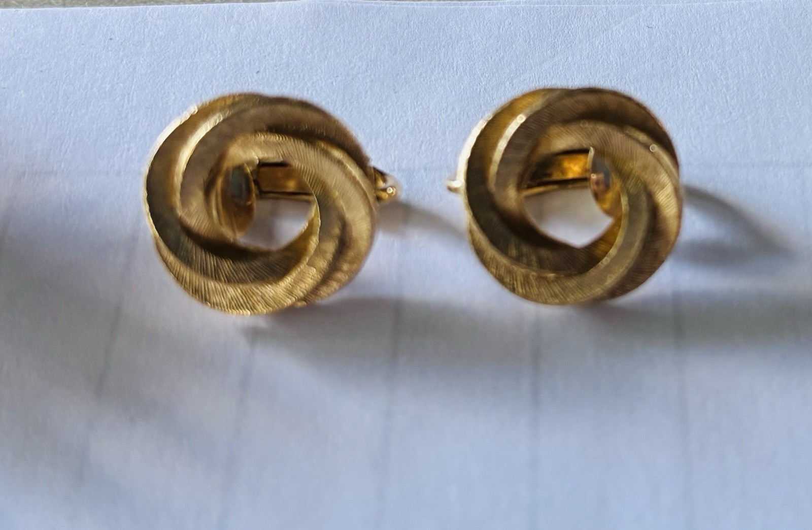 Vintage Mixed Lot 6 Pairs Women’s Fashion Earrings Multicolor Metal Clip on’s.