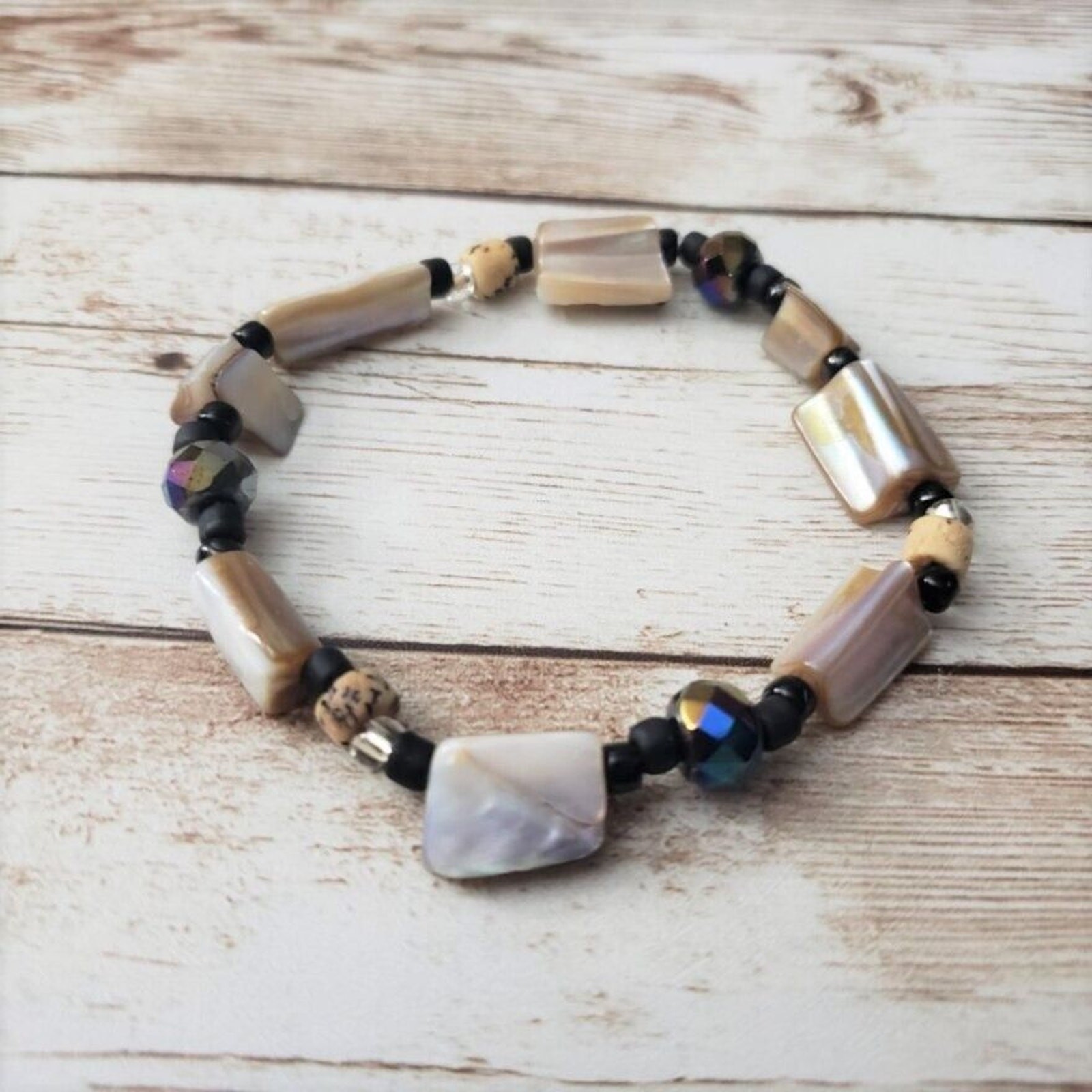 Vintage Stretch Bracelet – Shell? & Beaded