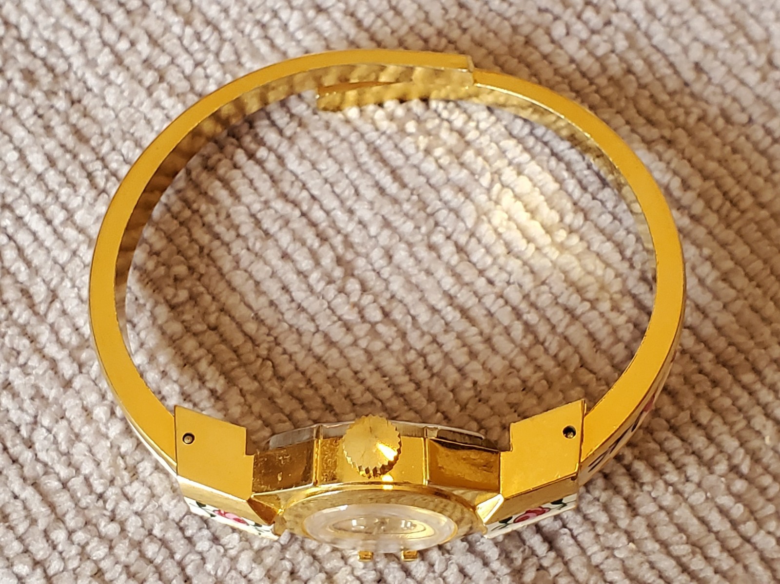 Vintage Buler Manual Gold Plate Enamel Rose Bracelet W/Face Cover Needs Repairs