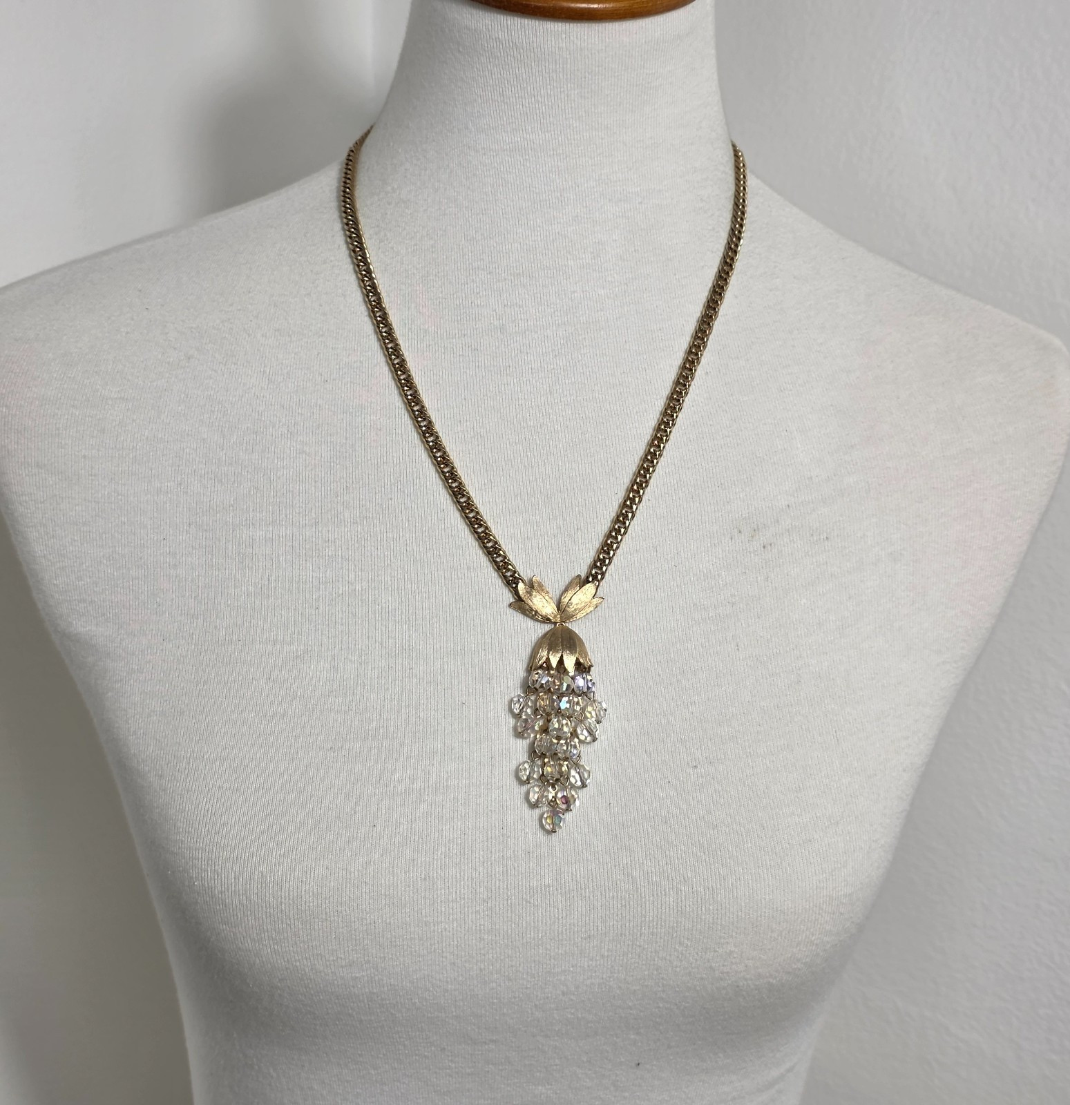 Vintage Gold-Tone Cascading Grape Cluster Necklace Clear Crystal Rhinestones