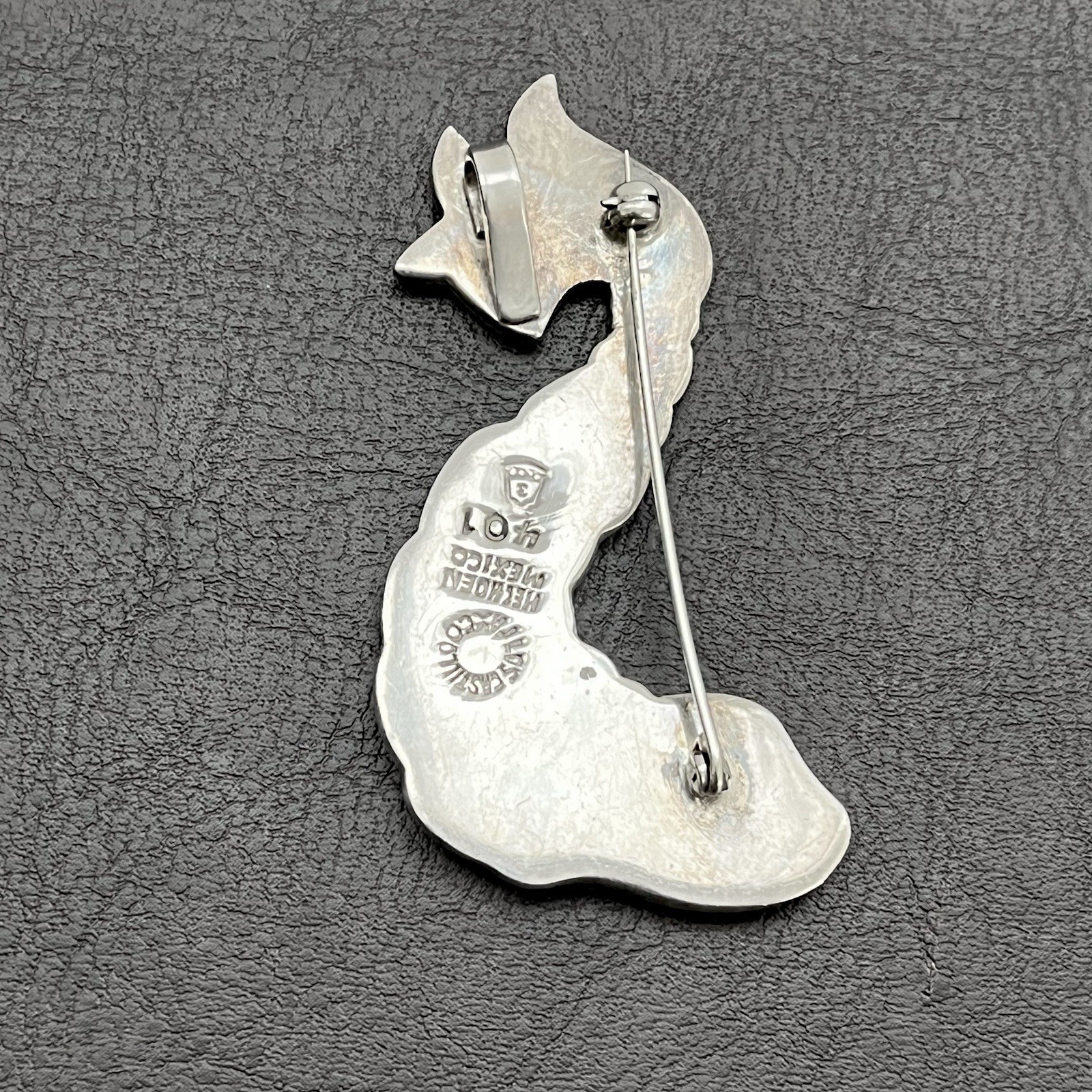 Vintage Los Castillo sterling silver crushed stone inlay fish pendant or brooch