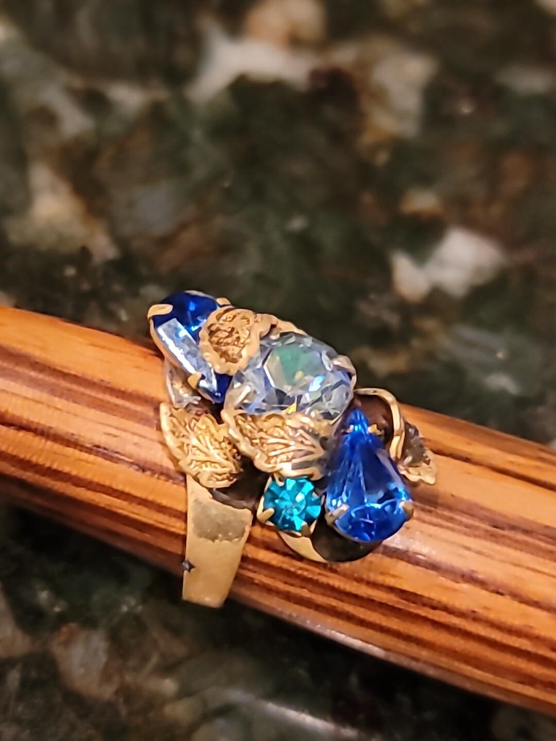 Jewelry Ring Czechoslavacia Glass Gold Wash Brass Hand Crafted Antique 3/4″