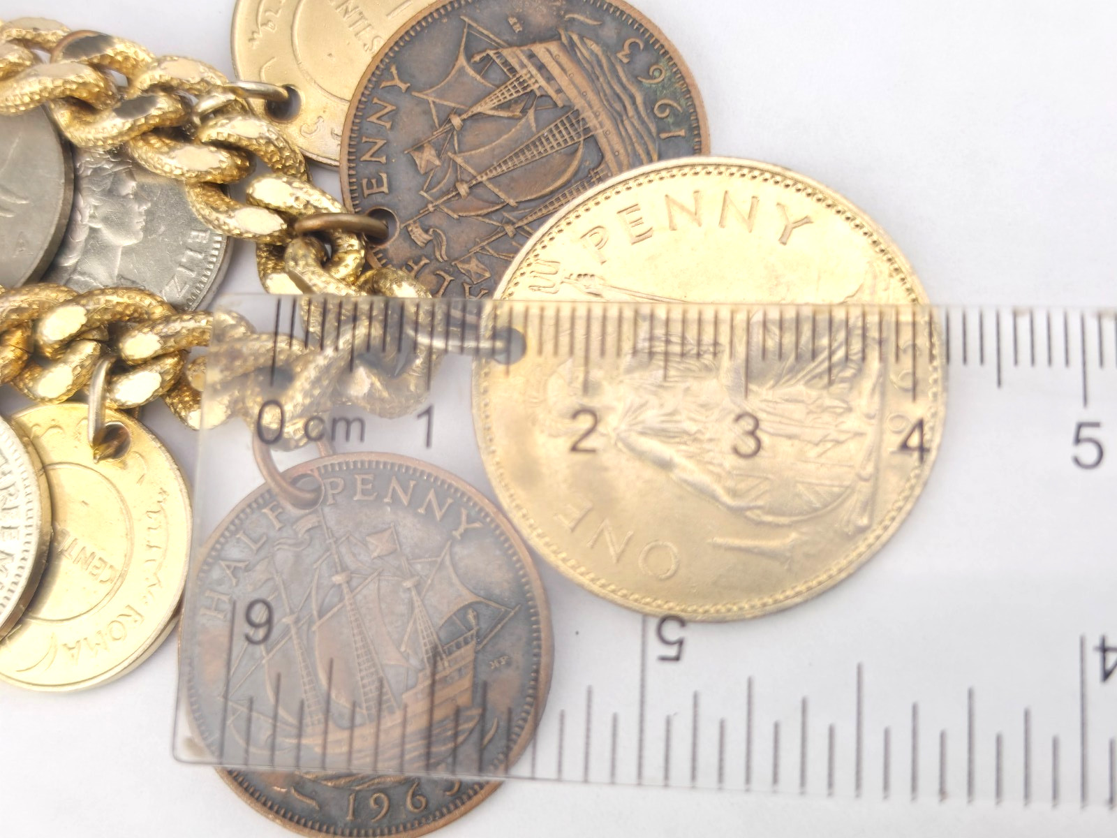 Vintage World Coins Charm 6.5″ Bracelet Faded Gold Tone Cuban Link Chain