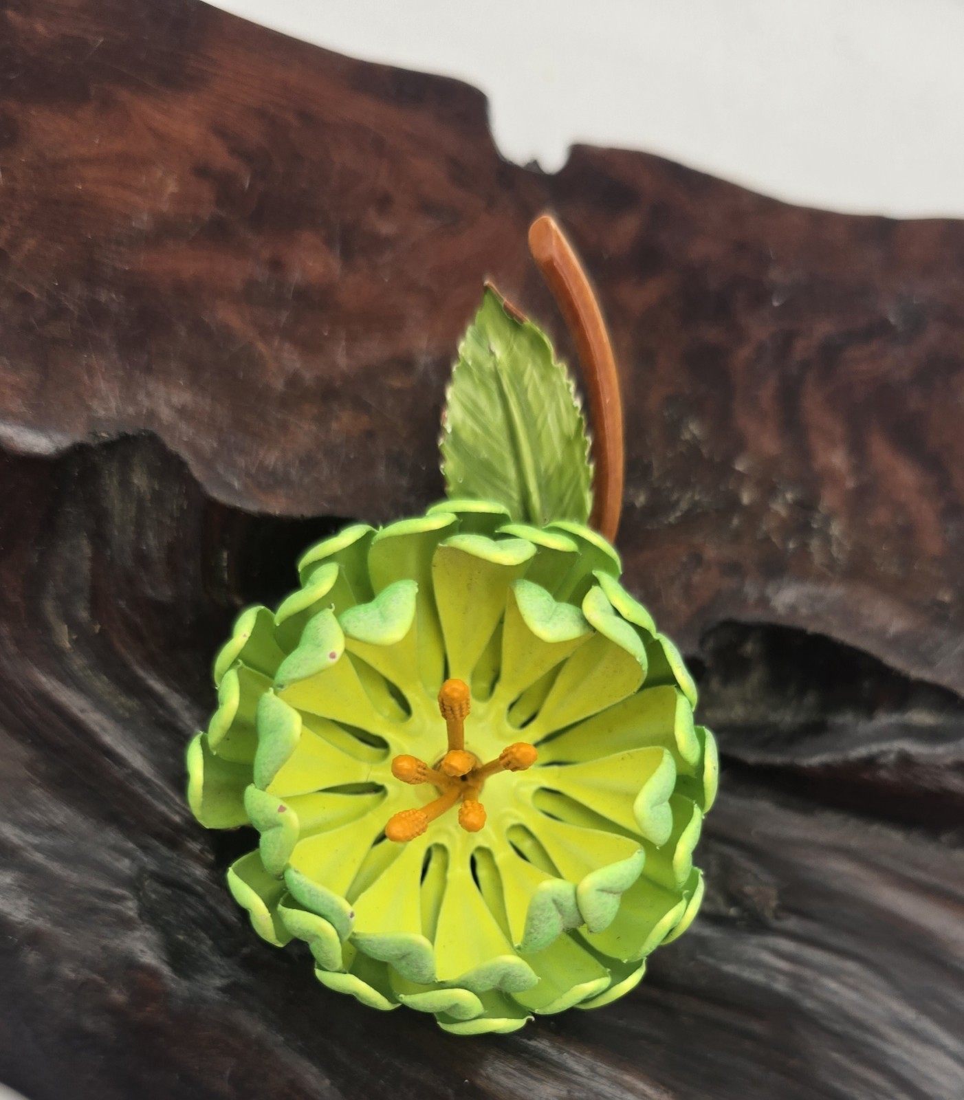 Vintage Retro Mod 60s Lime Green Enamel Metal Flower Pin Brooch