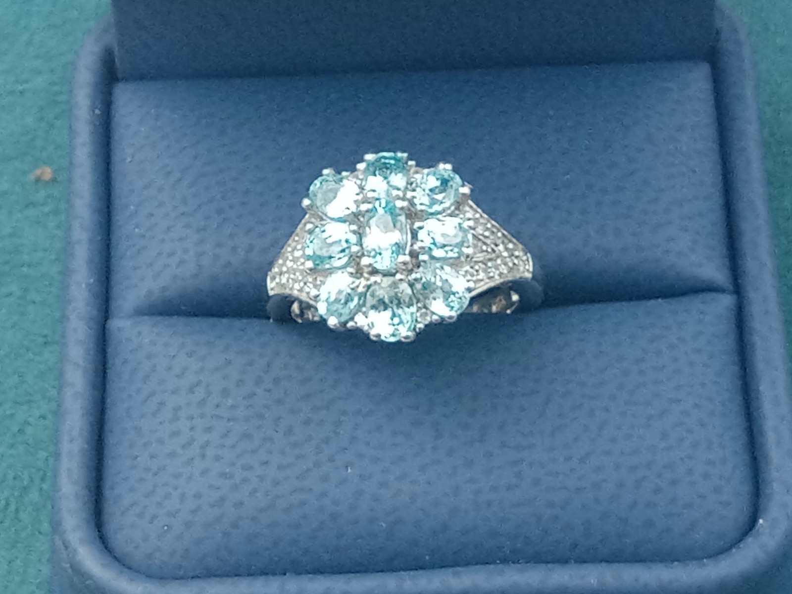 Fabulous Sterling Silver Ring w. 9 Blue Topaz & Clear Accent Stones: Size 6