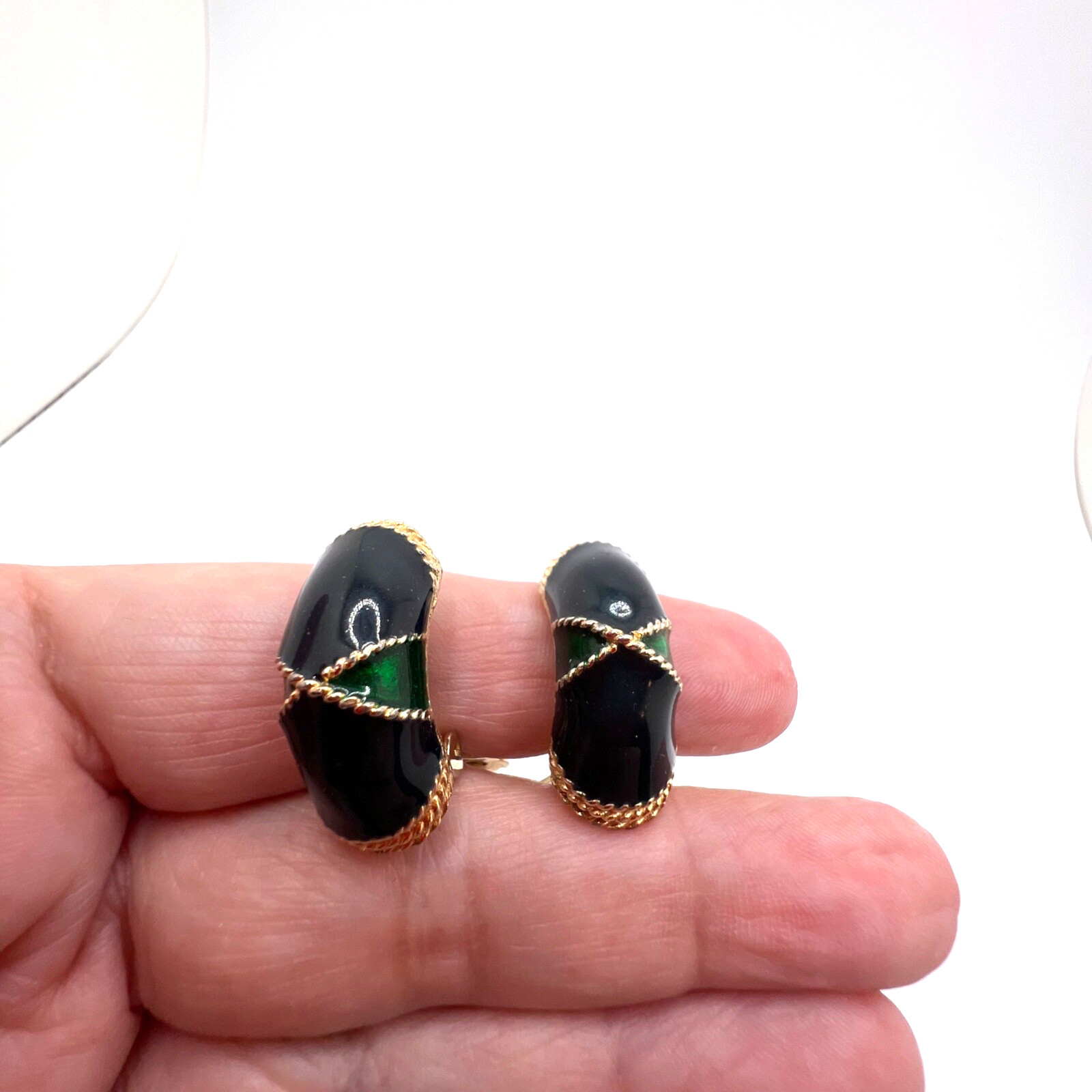 Vintage GAY BOYER Dark Green Enamel Gold Tone Clip EARRINGS Half Hoops – EUC