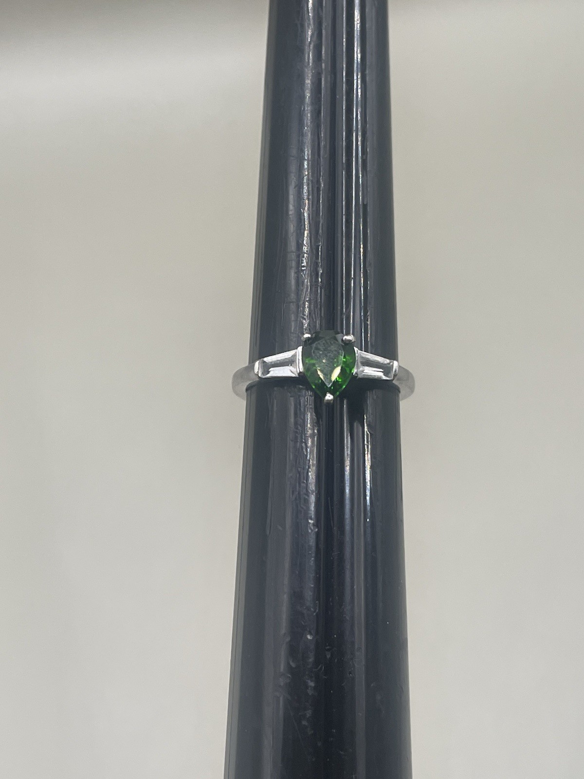 Vintage Signed STS Sterling Silver 925 Green And Clear Crystals Women’s 8 Ring