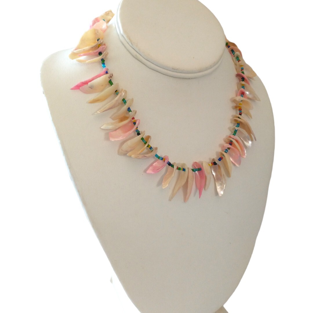 Vtg 90s Seashell Pieces Necklace Shell Mother Of Pearl Beach Coastal Tropical