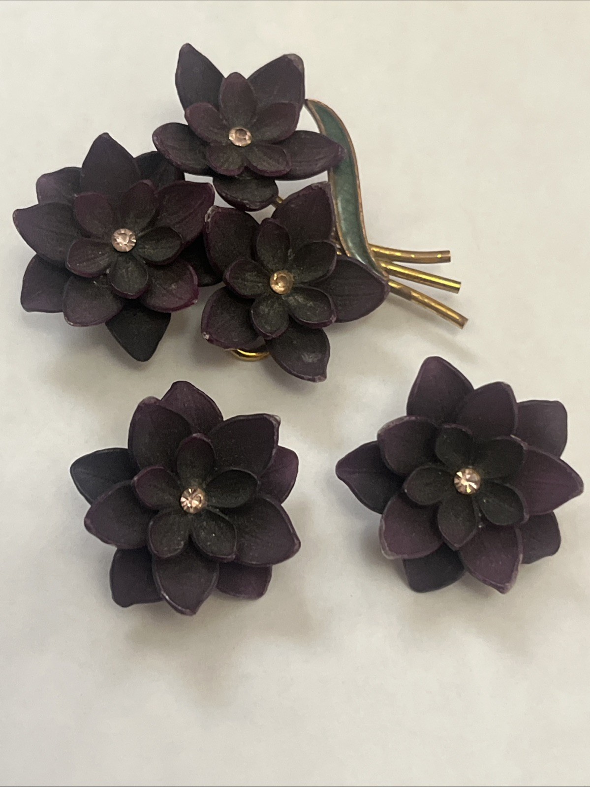 VTG GES GESCH SUFFRAGETTE VIOLETS FLOWER BROOCH W. Germany & clip earrings