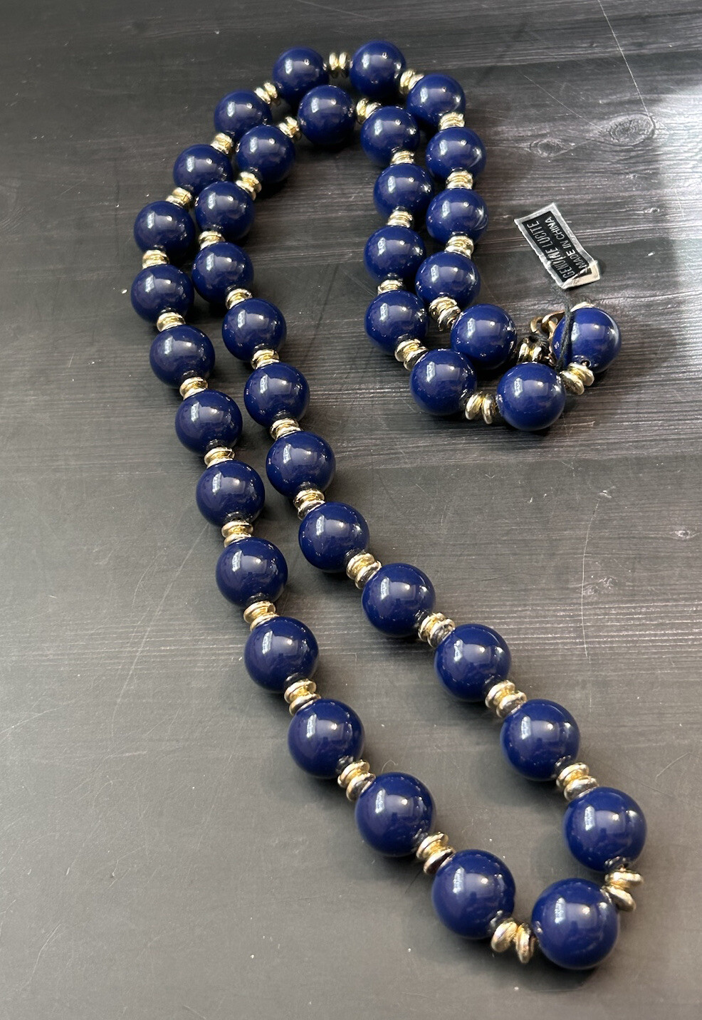 Vintage blue genuine lucite necklace Dark Blue BEAUTIFUL! Made In China! 15”