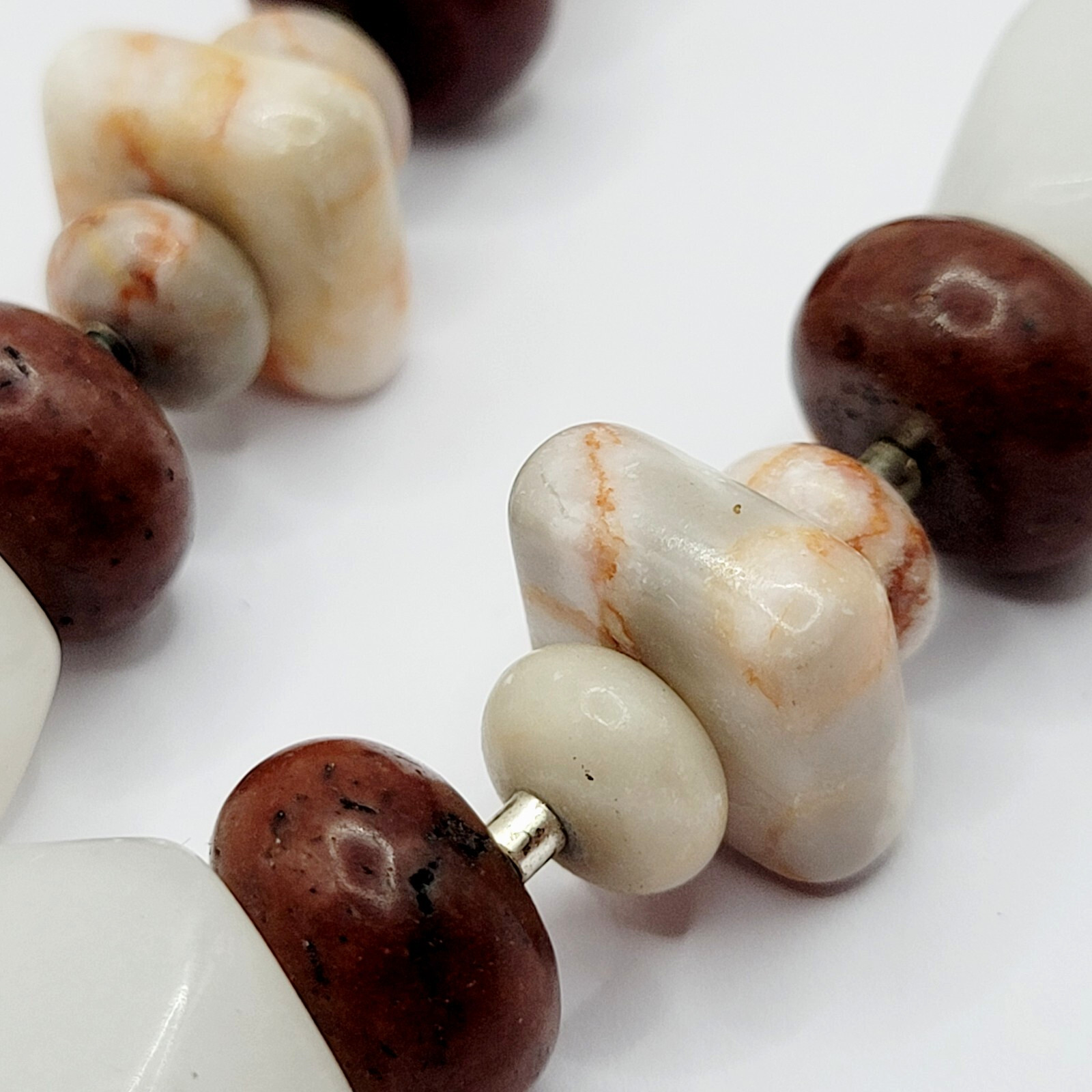 Southwest Style Crafted Brown Hued Jasper with White Quartz Silver Tone Necklace