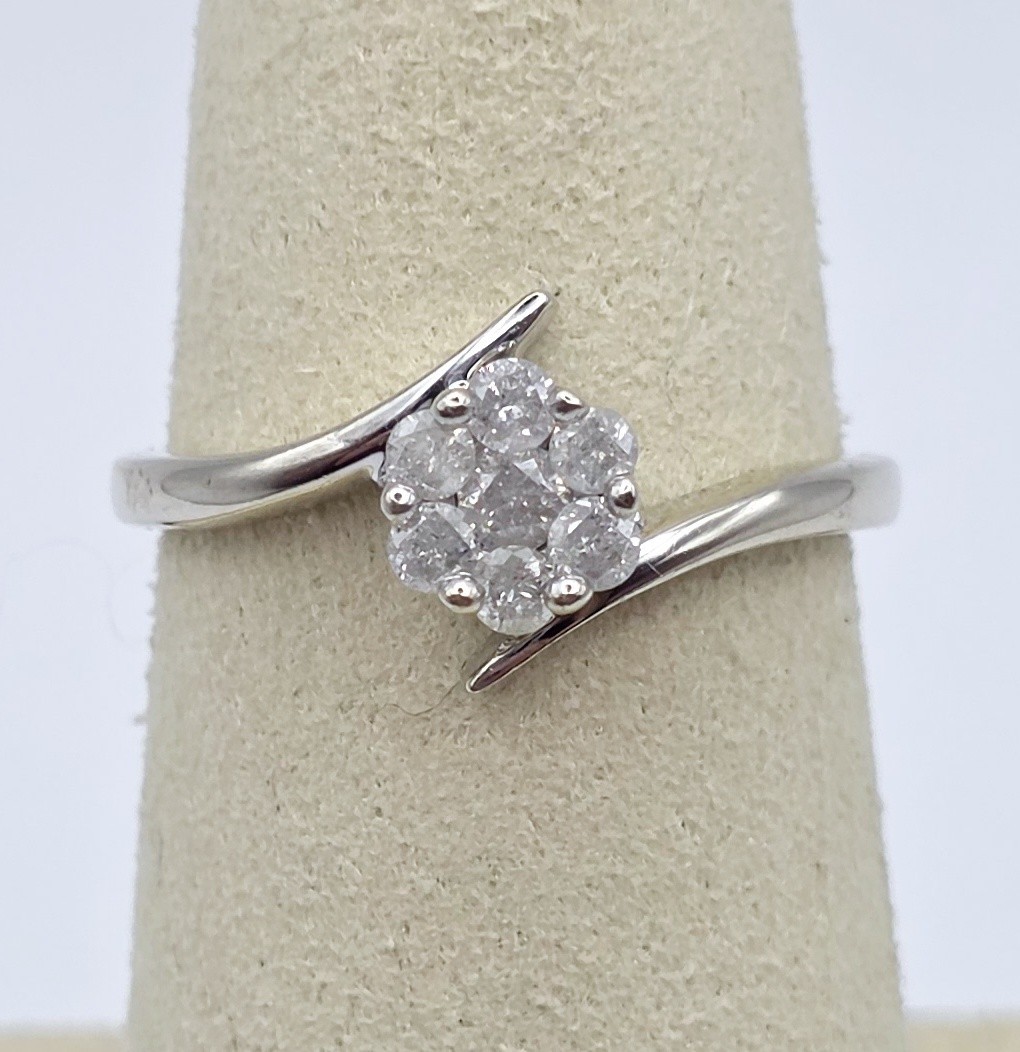 Vintage 10k White Gold Diamond Bypass Cluster Ring Size 7.25 Flower Rosette