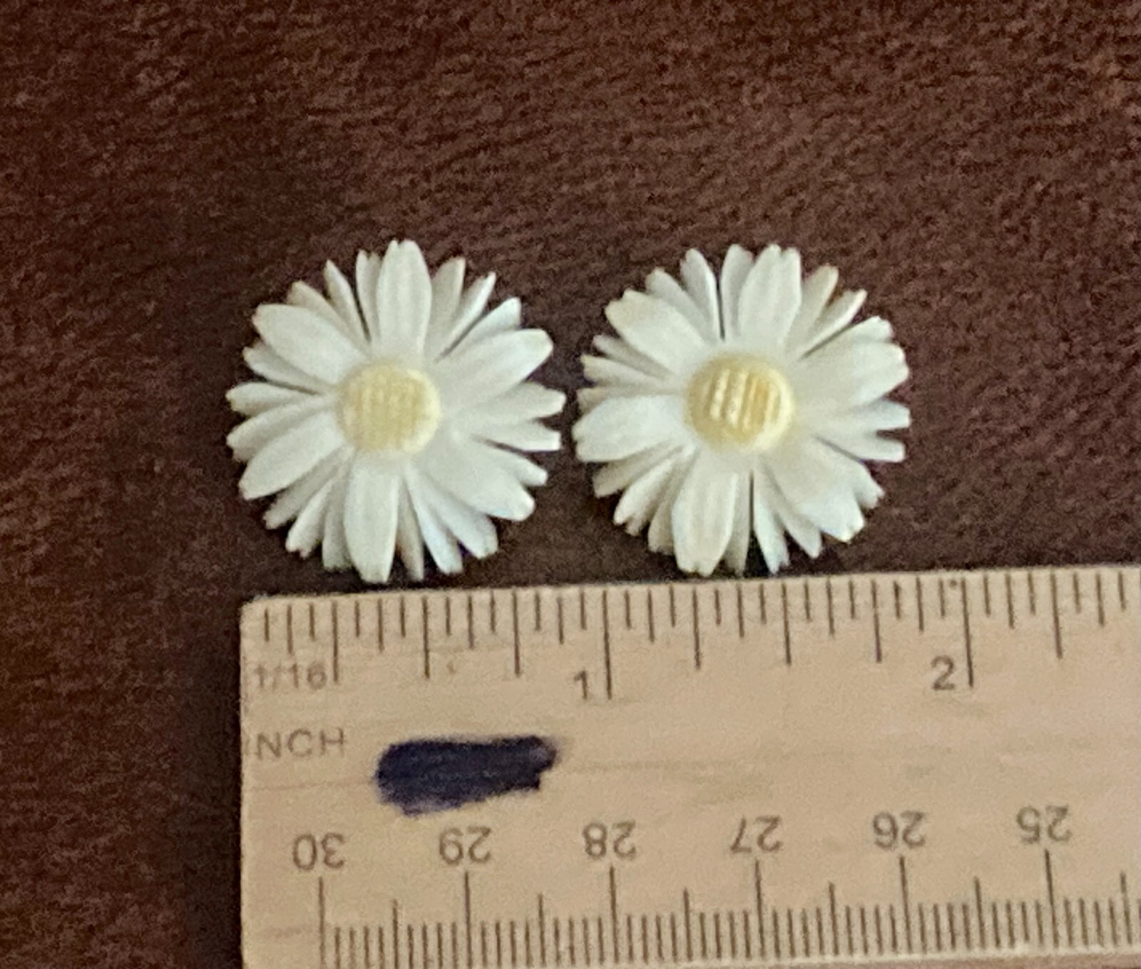 Vintage Daisy Flower Earrings Clip On White Yellow Retro Floral Jewelry