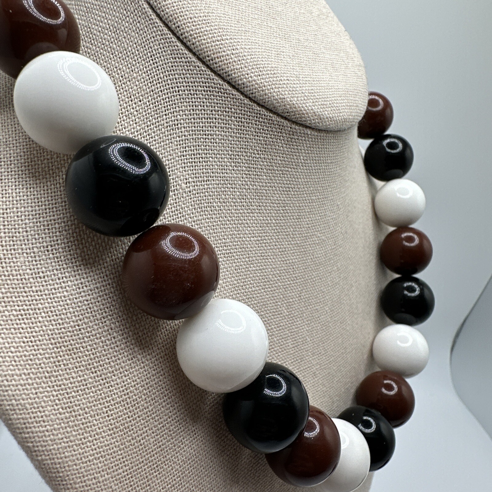 Vintage Black White & Brown Lucite Beaded 18.5mm Necklace & Clip On Earrings Set