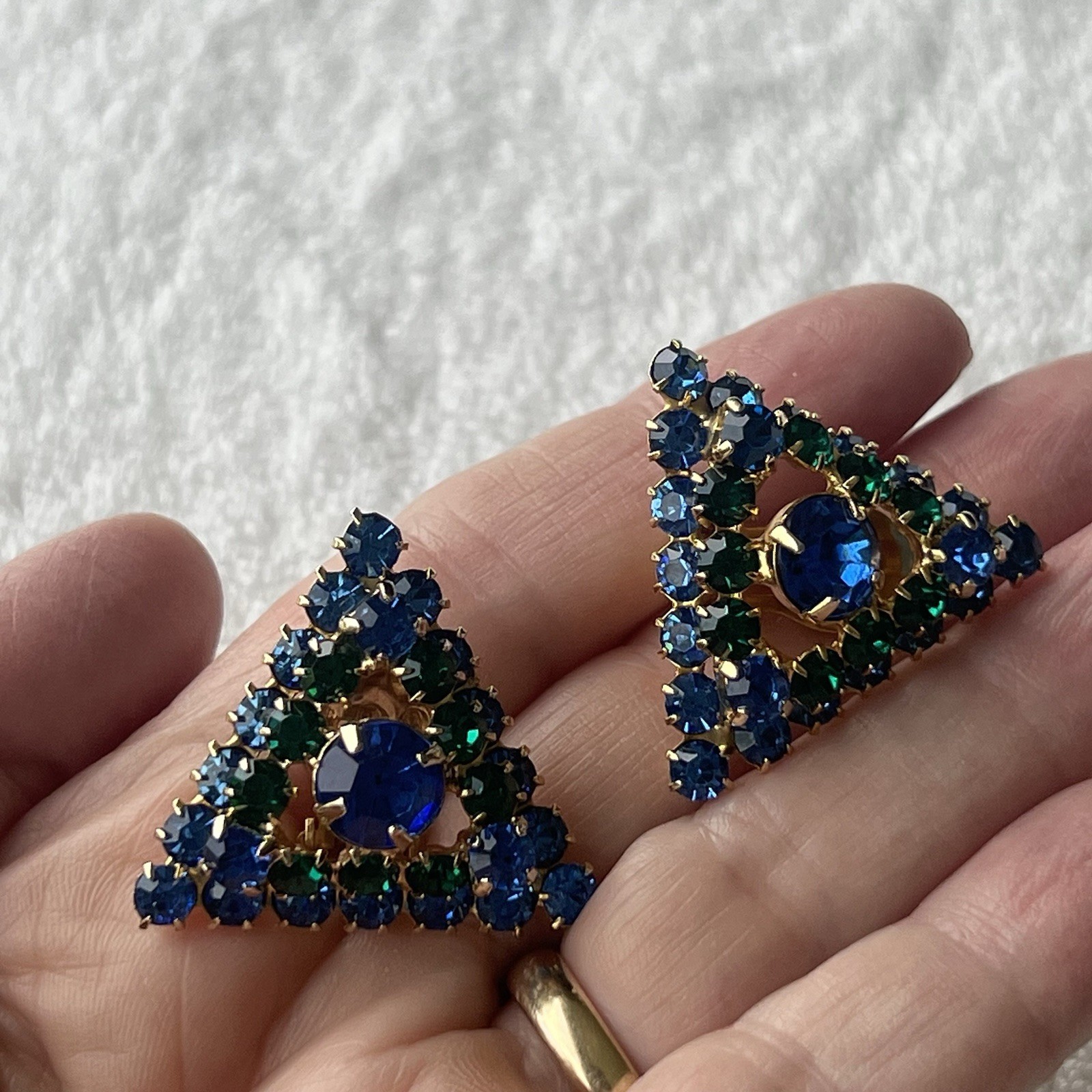 Vivid & Fancy Blue Green Rhinestones Clip On Earrings In Triangles